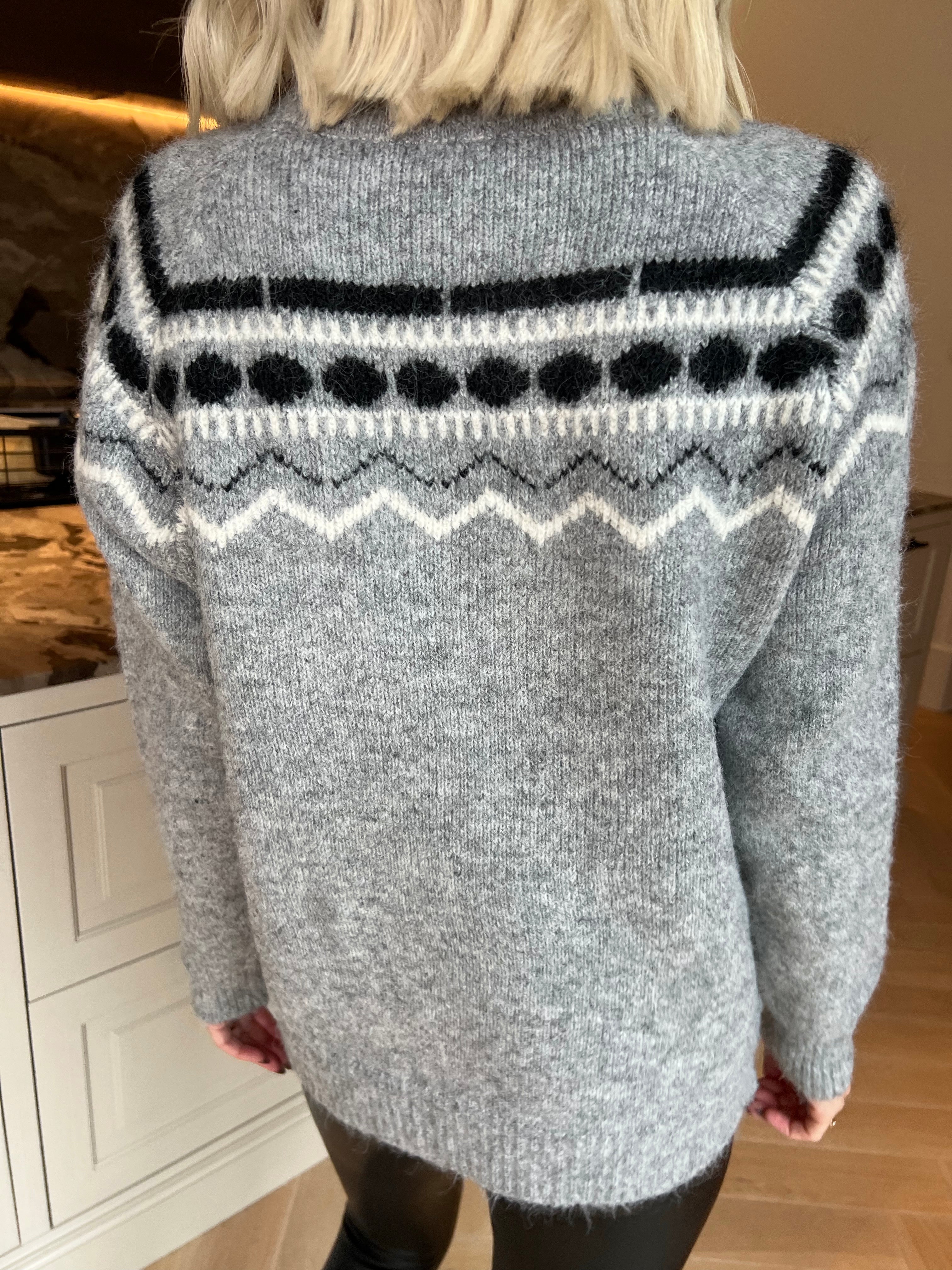 Elena - Mjuk och mysig stickad tröja med vackert mönster i nordisk design