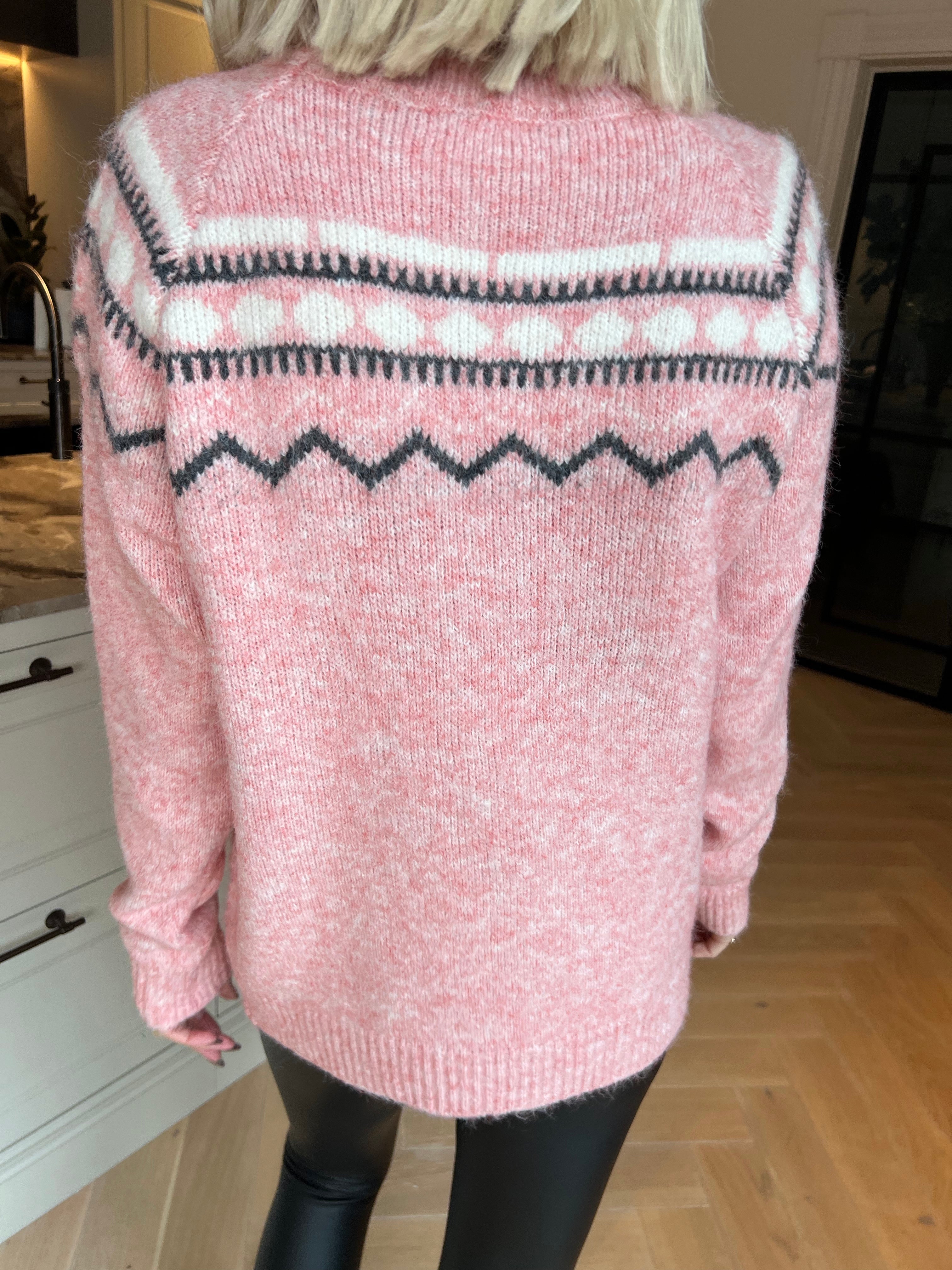 Elena - Mjuk och mysig stickad tröja med vackert mönster i nordisk design