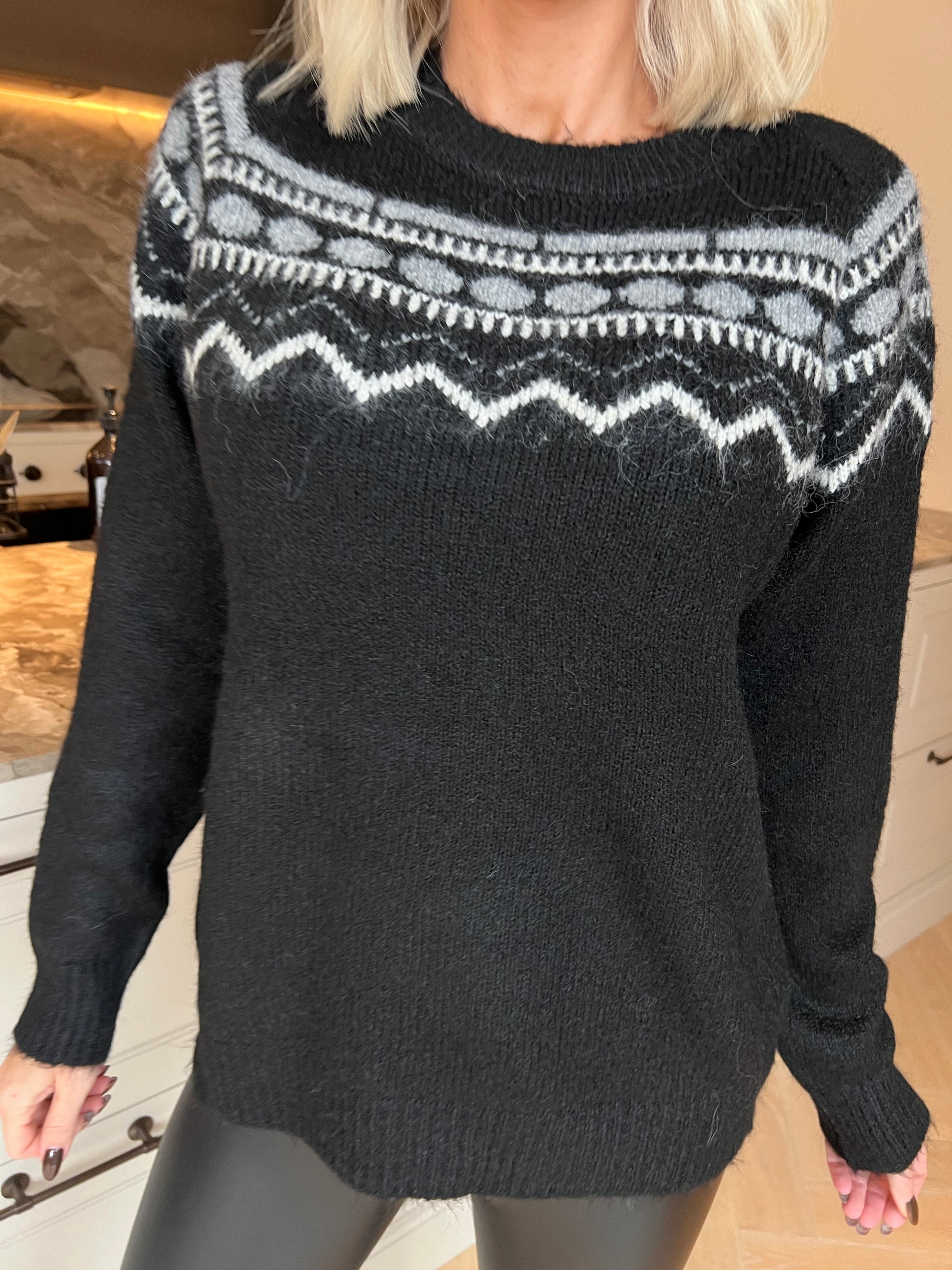 Elena - Mjuk och mysig stickad tröja med vackert mönster i nordisk design