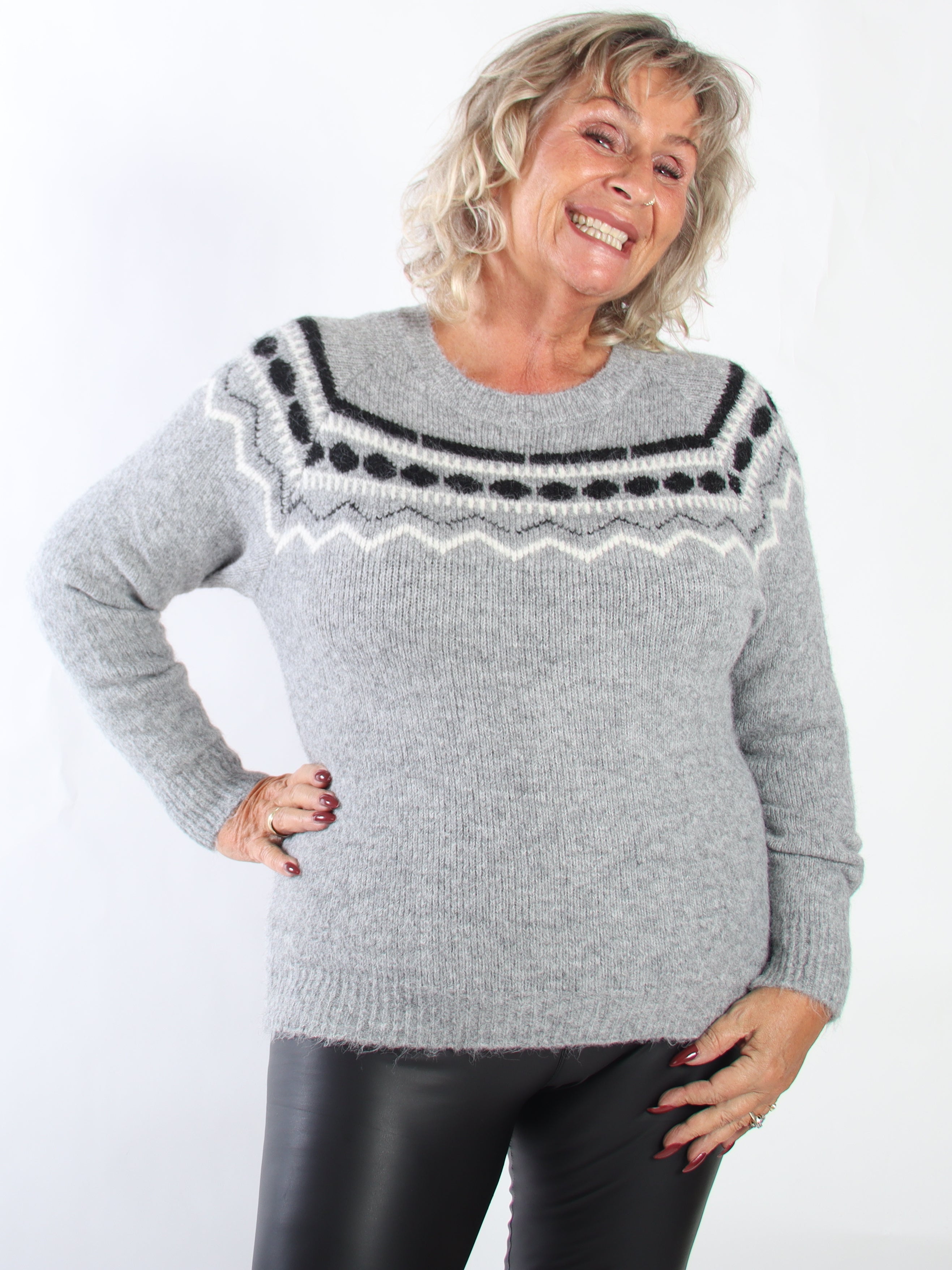 Elena - Mjuk och mysig stickad tröja med vackert mönster i nordisk design