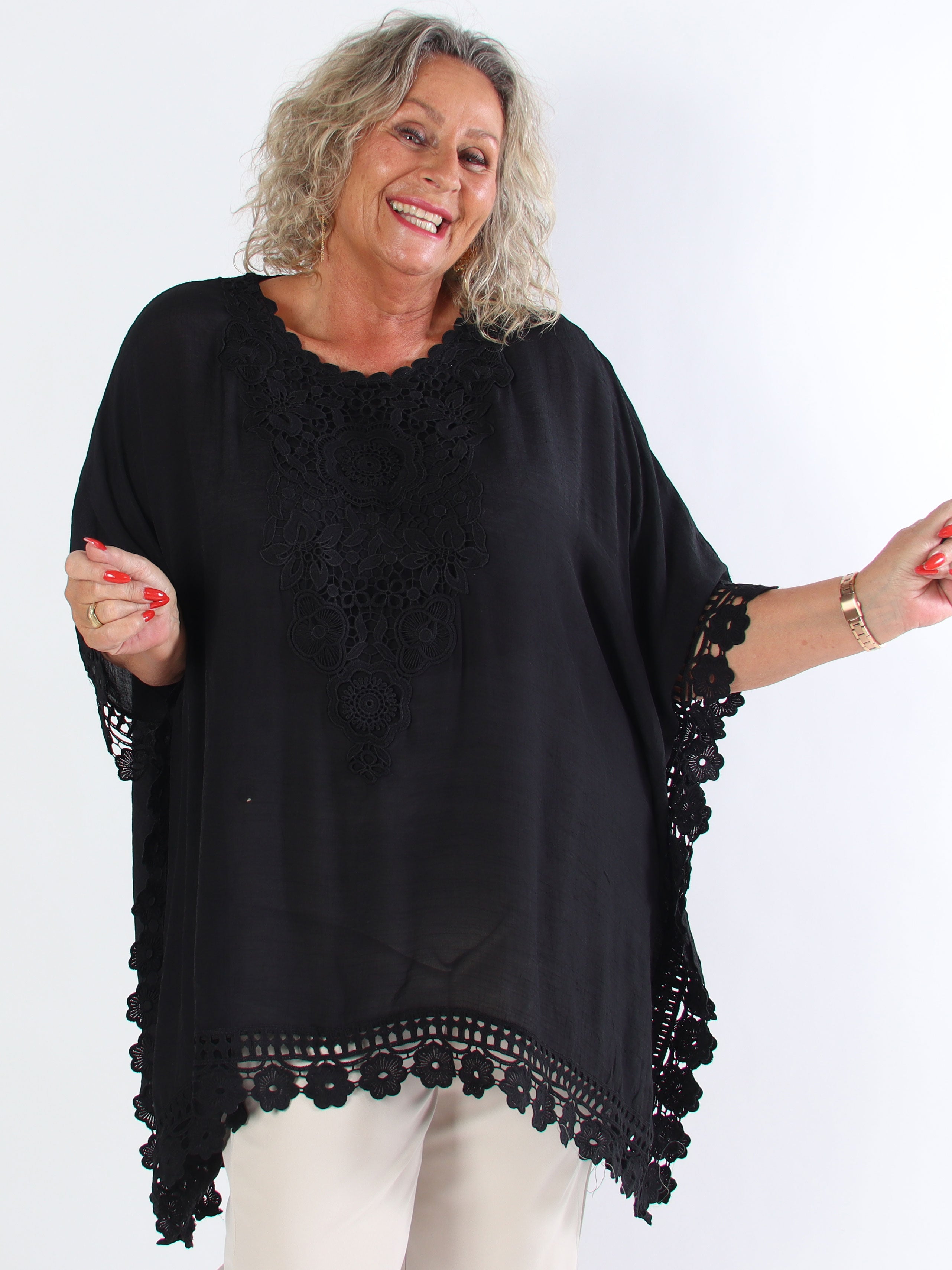 Elena - Mjuk plus size tunika i bomull med fina broderier