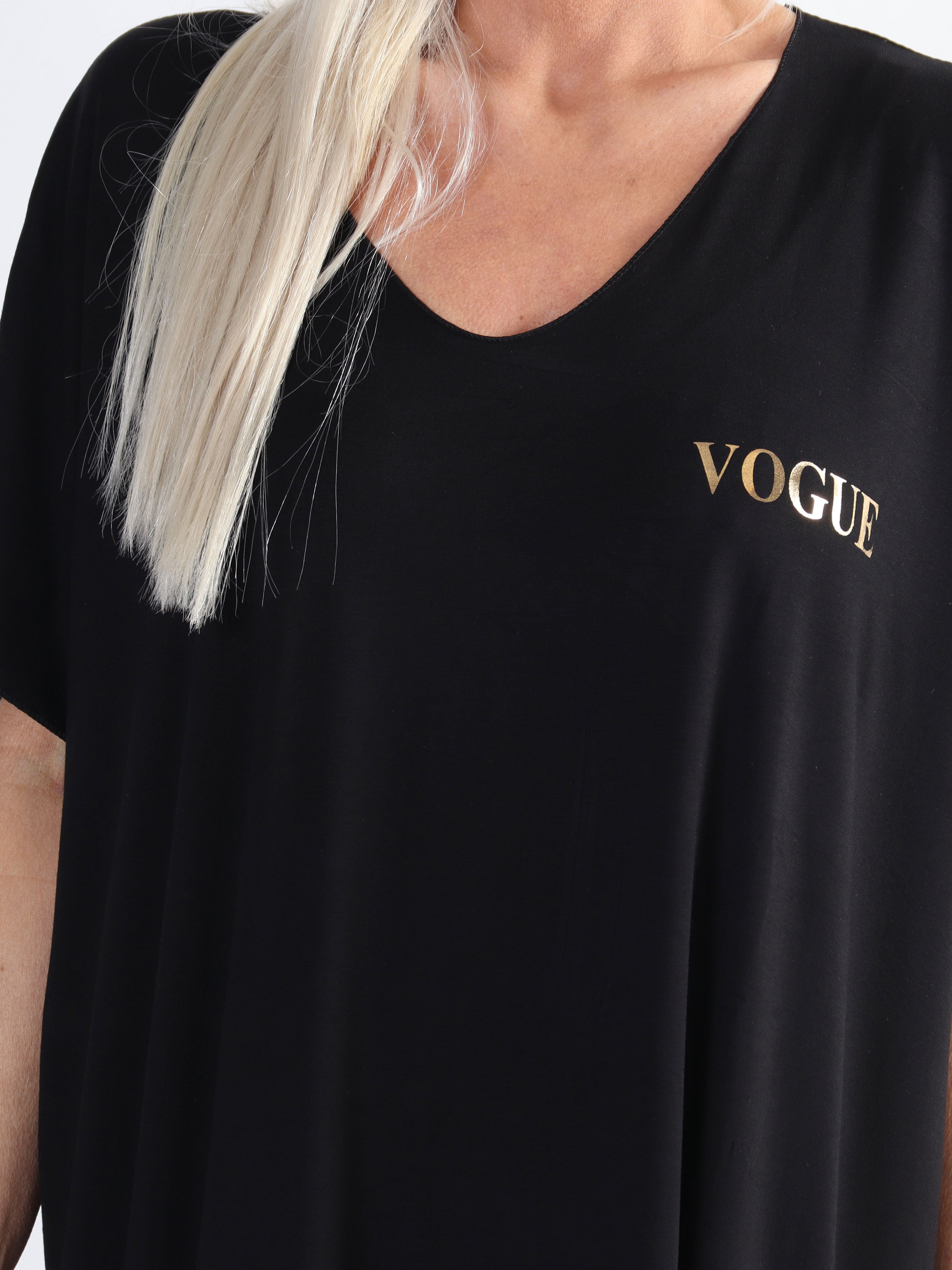 Ellen - T-shirtklänning i viskos med guldtryck i plusstorlek