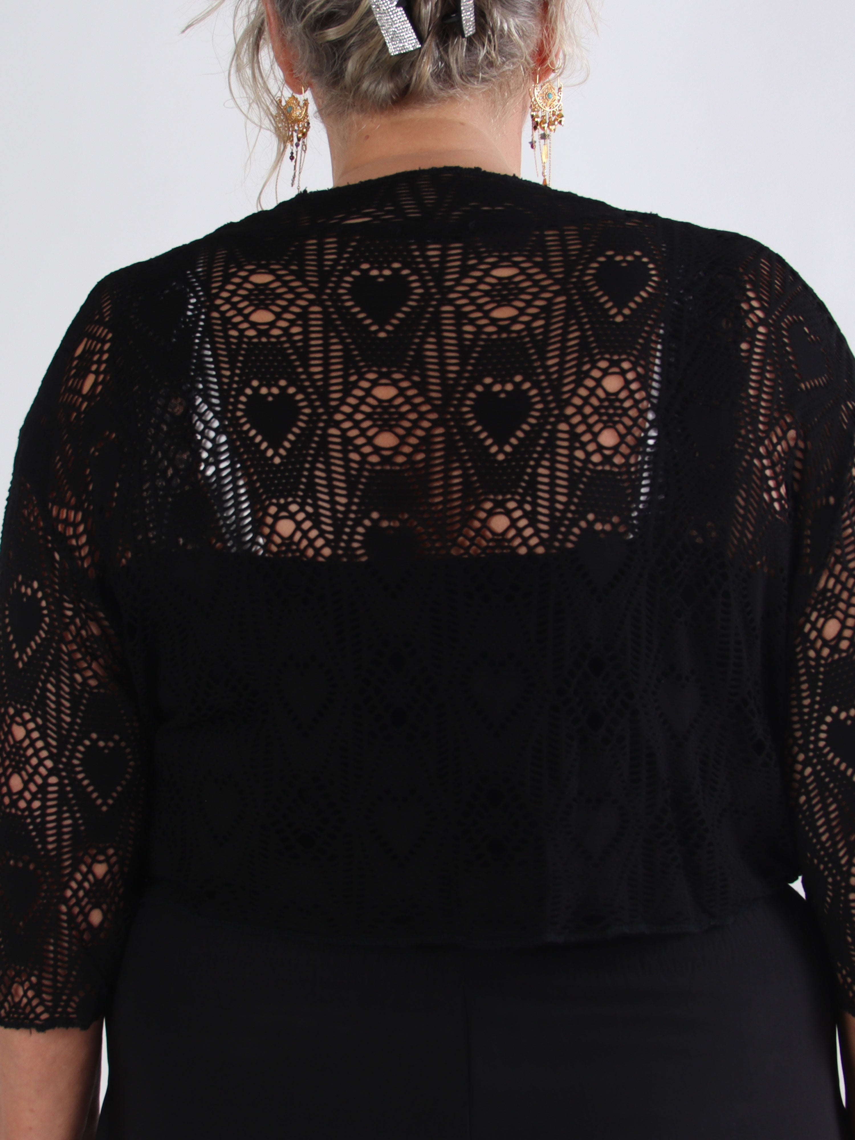 Elly - Lätt plus size-kofta i viskos med spetsmönster