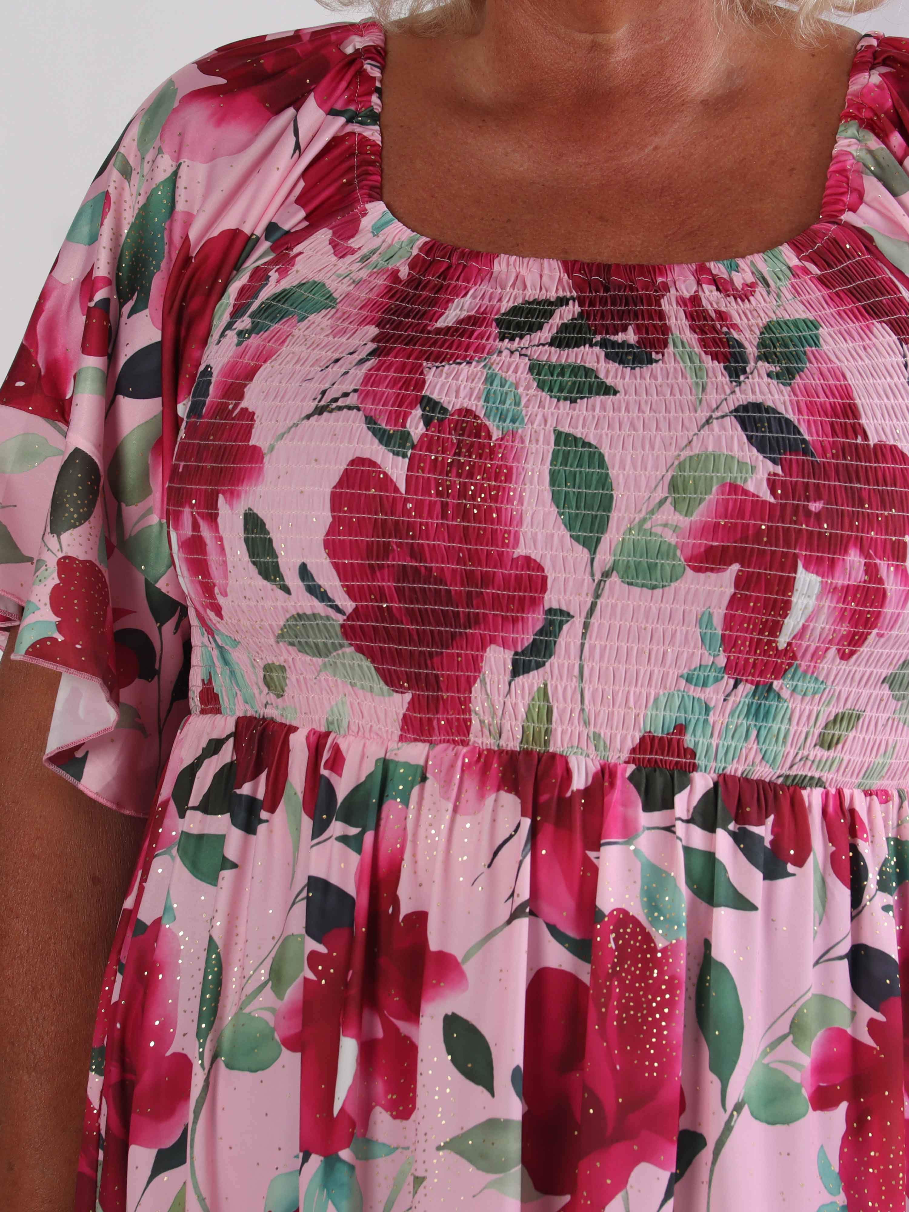 Elna Fiore Short - Blommig elastisk plus size klänning med smock över bysten