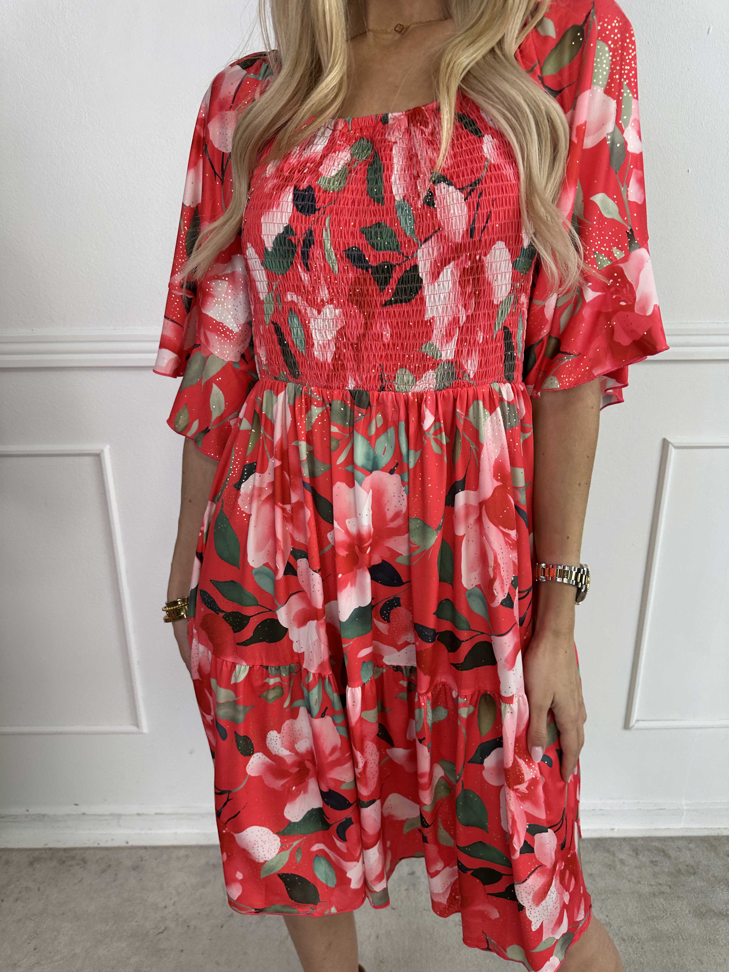 Elna Fiore Short - Blommig elastisk klänning med smock över bysten