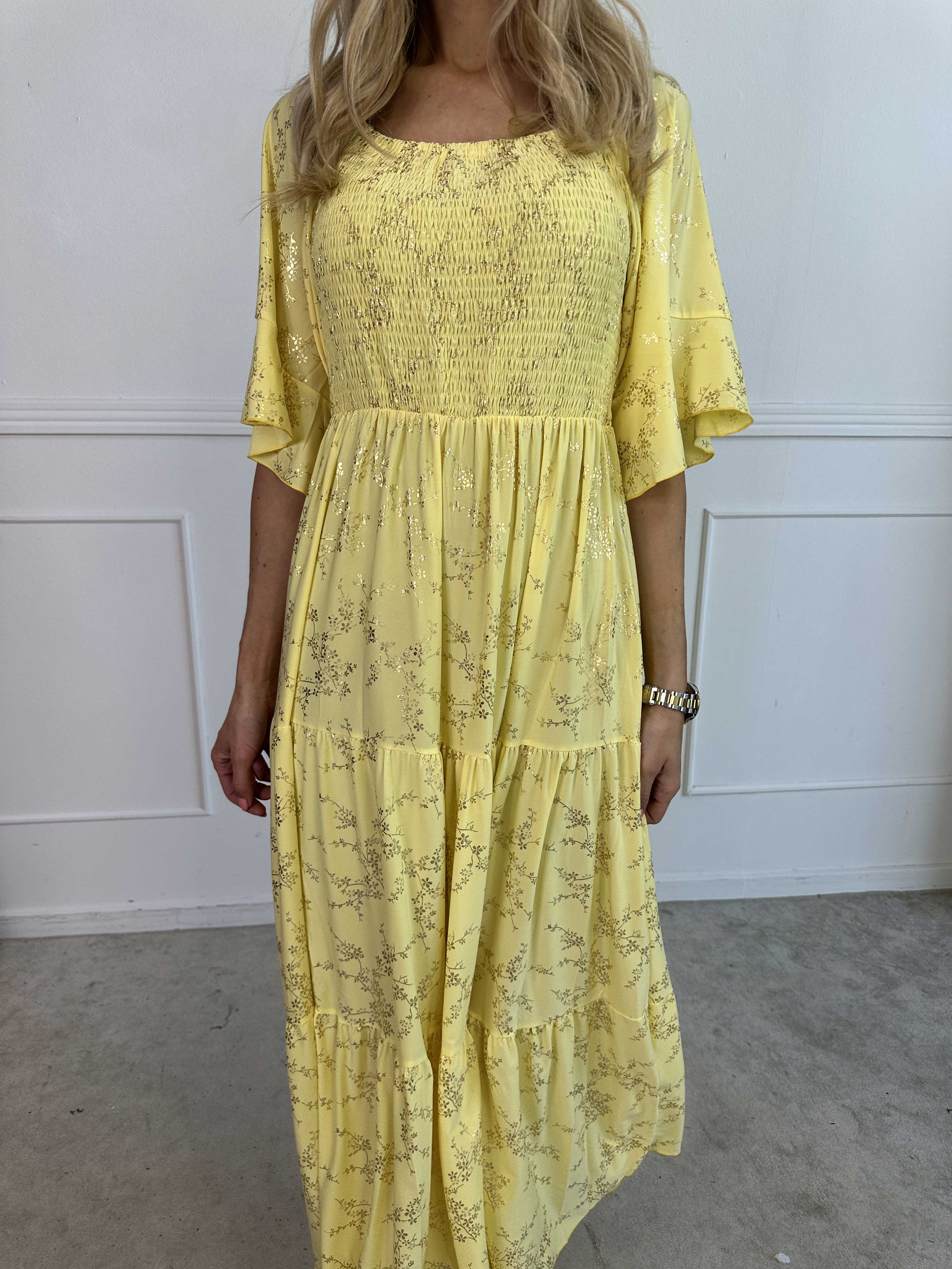 Elna Gold - Enfärgad elastisk klänning med resår och guldmönster