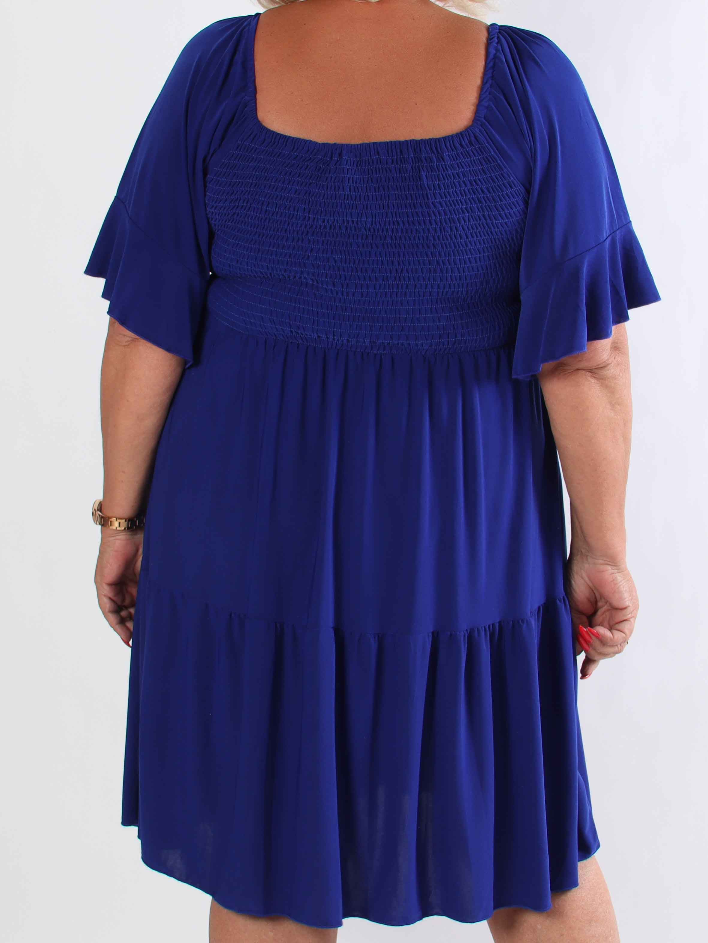 Elna Plain Short - Elastisk plain plus size klänning med resår över bysten