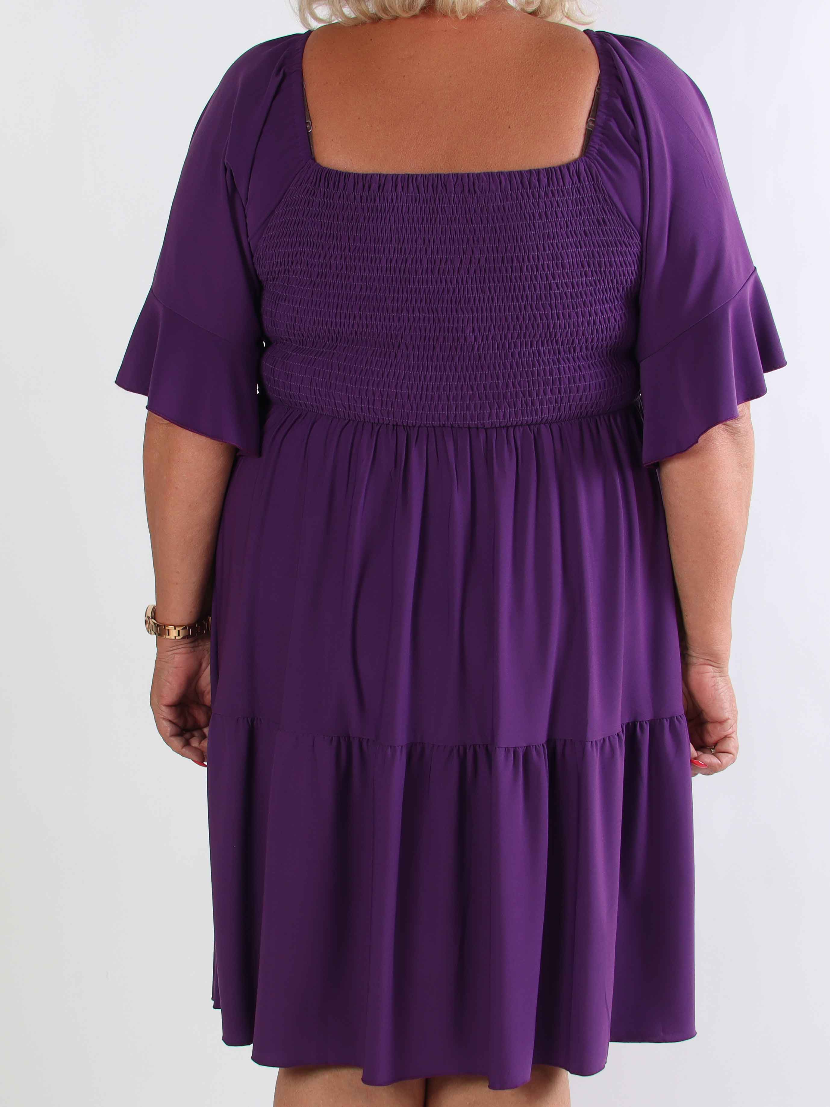 Elna Plain Short - Elastisk plain plus size klänning med resår över bysten