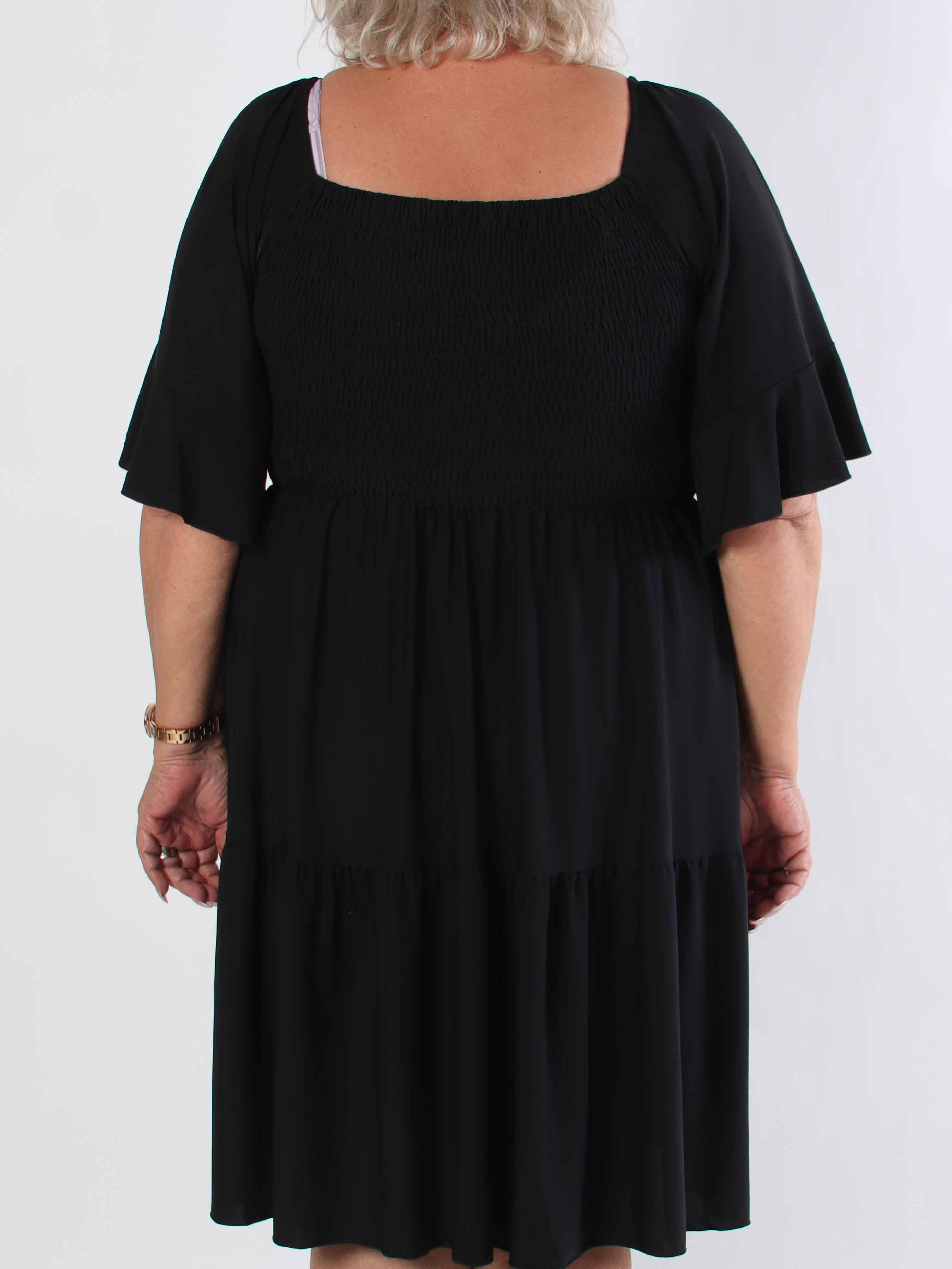 Elna Plain Short - Elastisk plain plus size klänning med resår över bysten