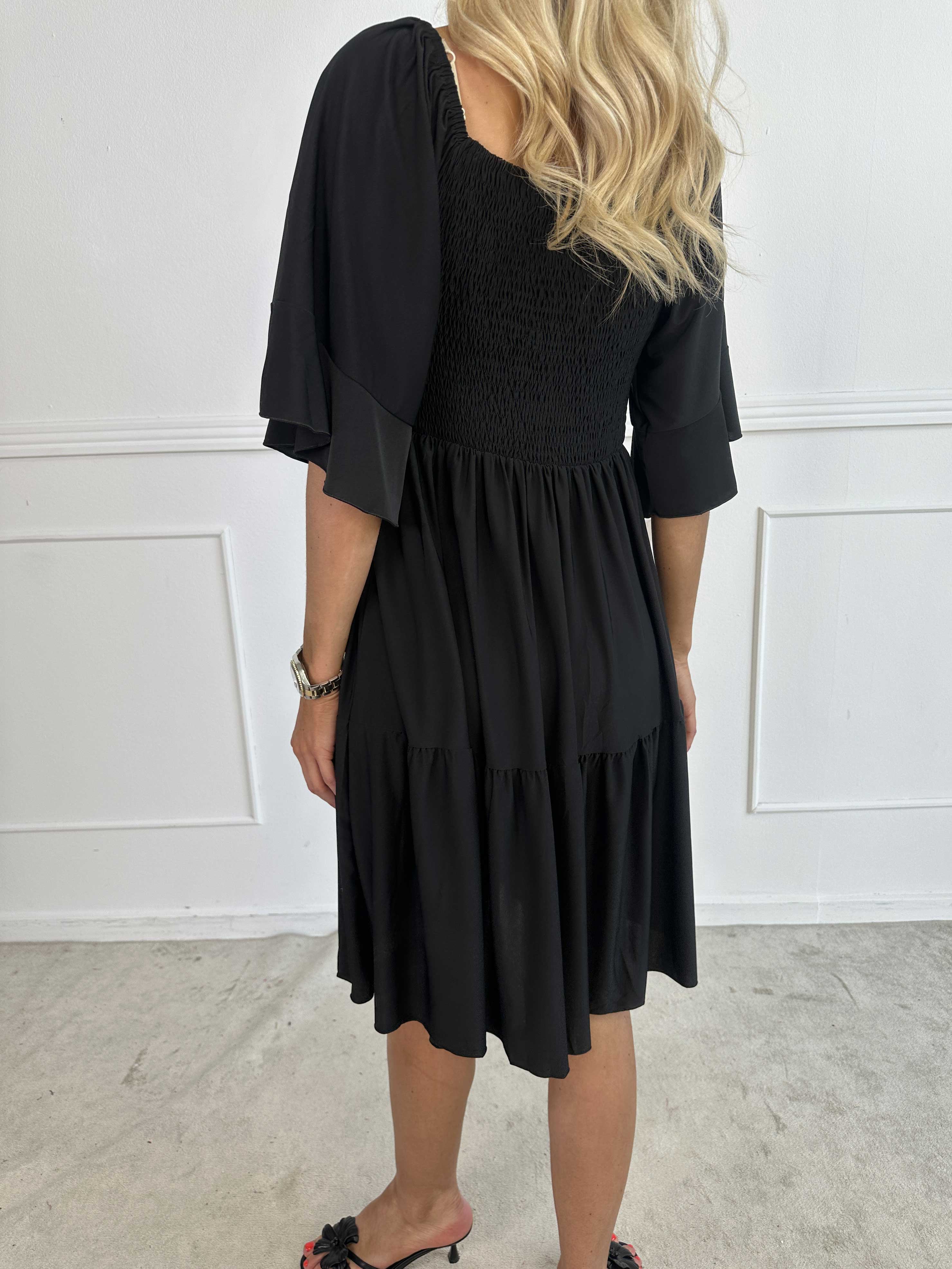 Elna Plain Short - Elastisk plain klänning med resår över bysten