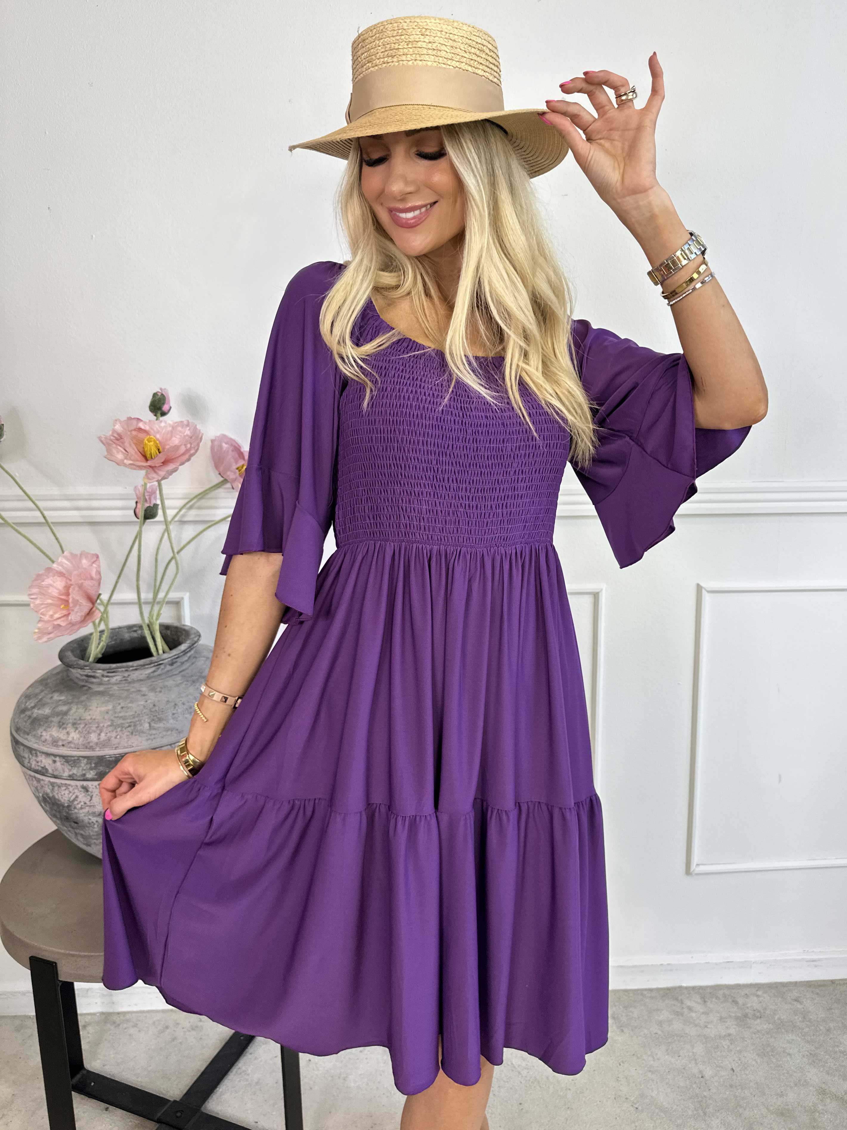 Elna Plain Short - Elastisk plain klänning med resår över bysten