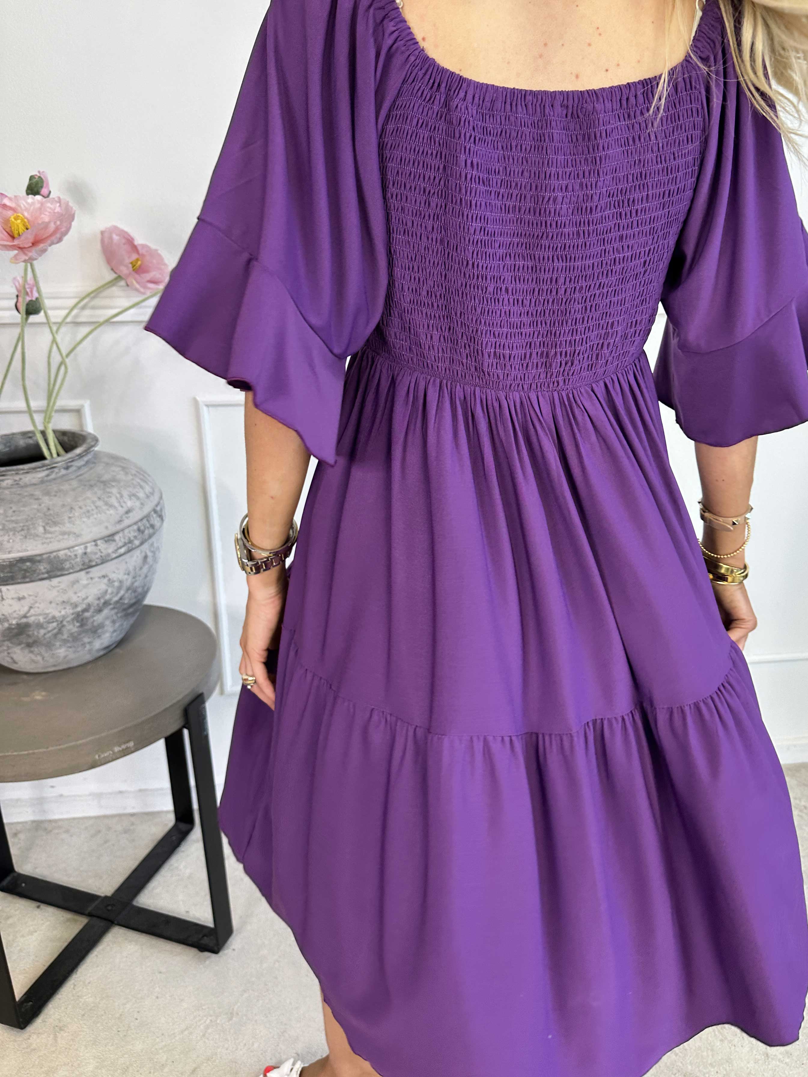 Elna Plain Short - Elastisk plain klänning med resår över bysten