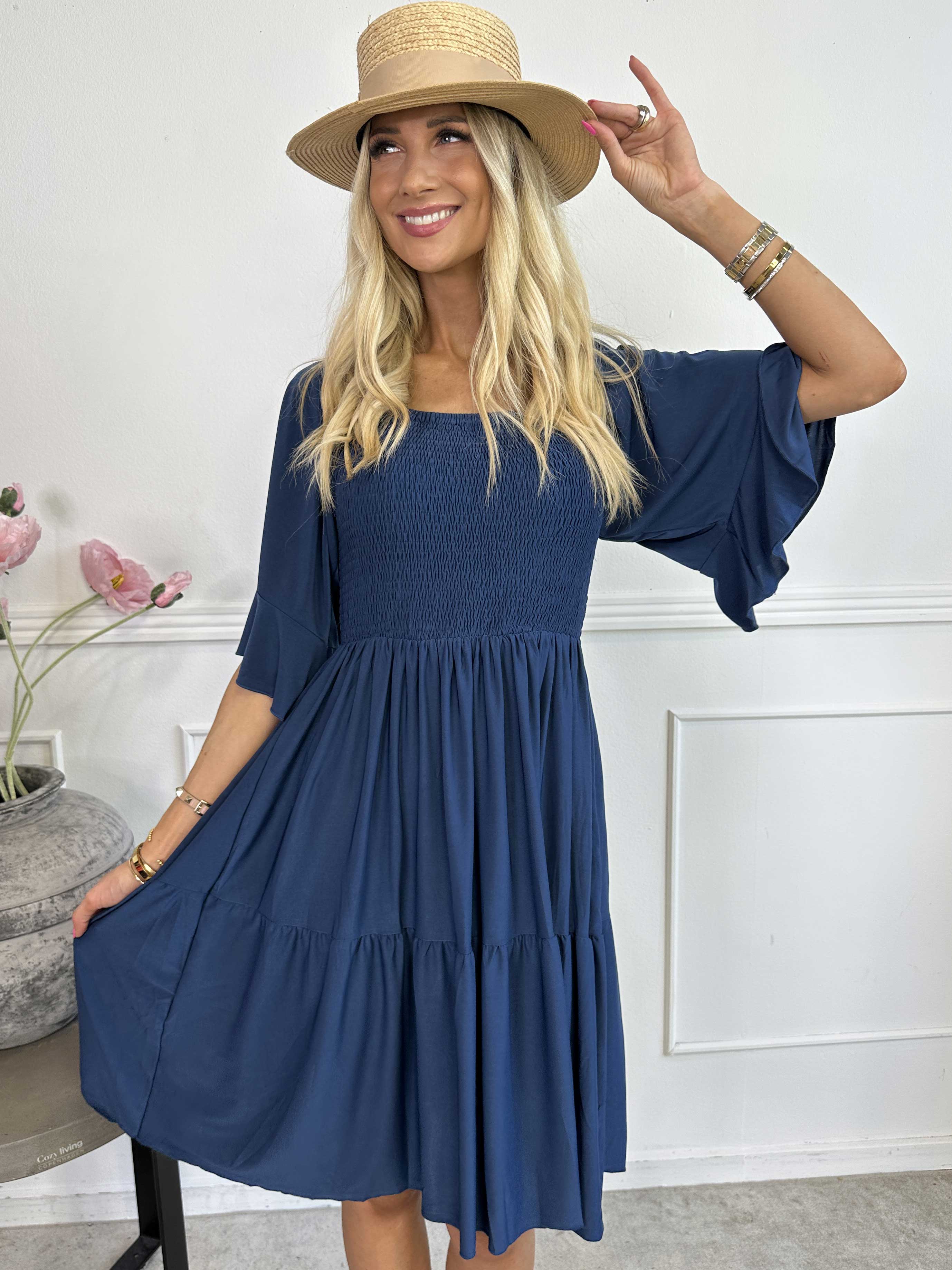 Elna Plain Short - Elastisk plain klänning med resår över bysten