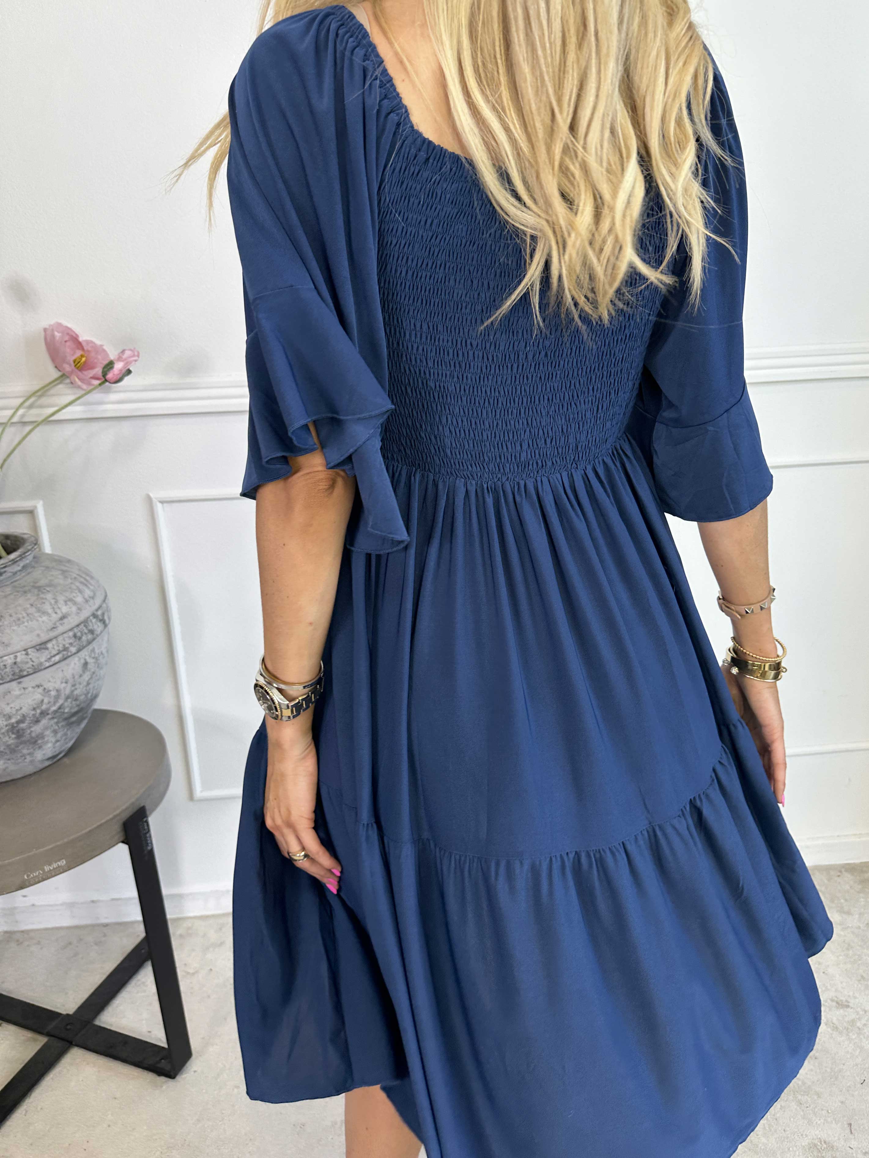 Elna Plain Short - Elastisk plain klänning med resår över bysten