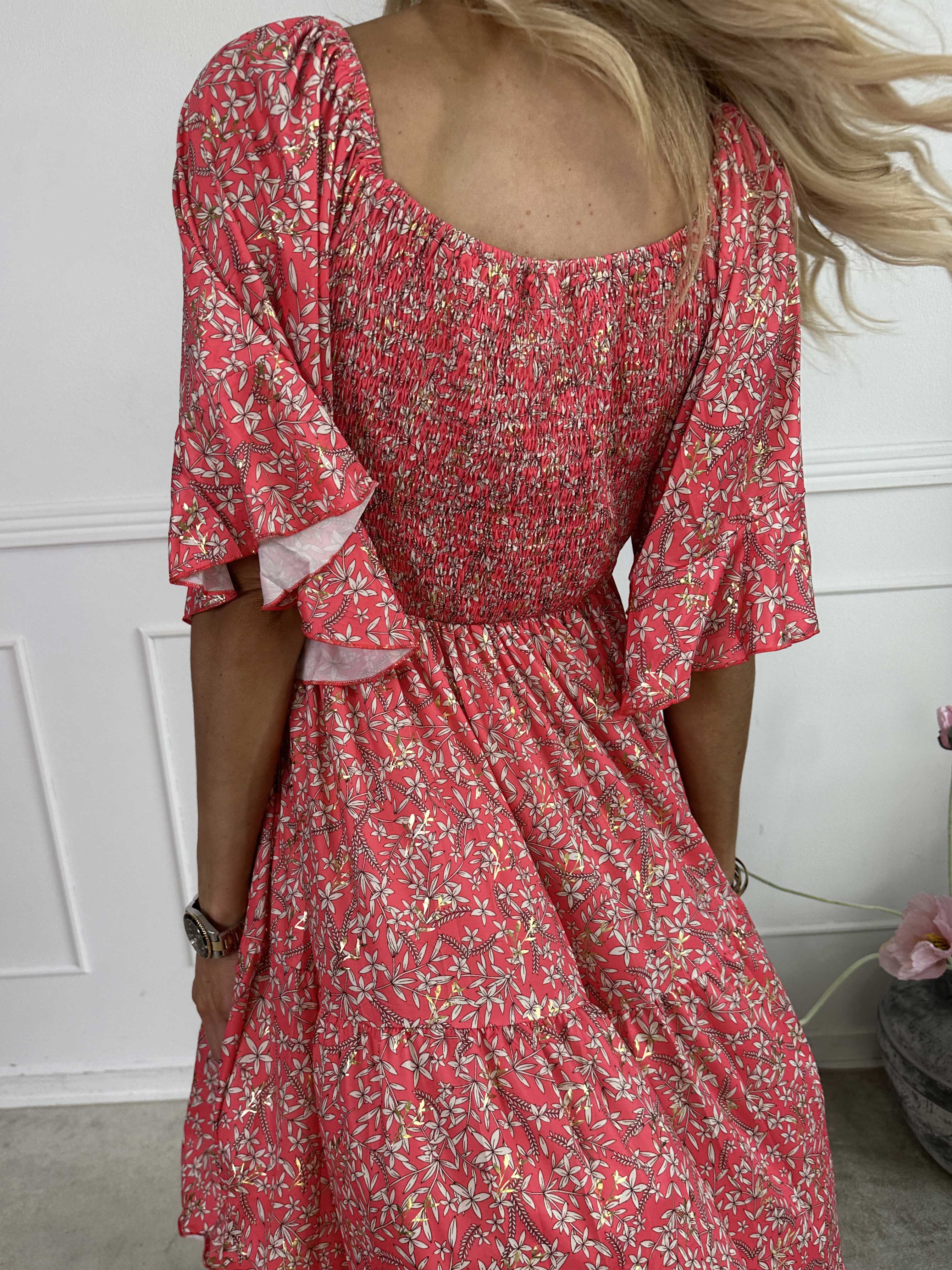 Elna Small Flower Short - Blommig elastisk klänning med smock över bysten