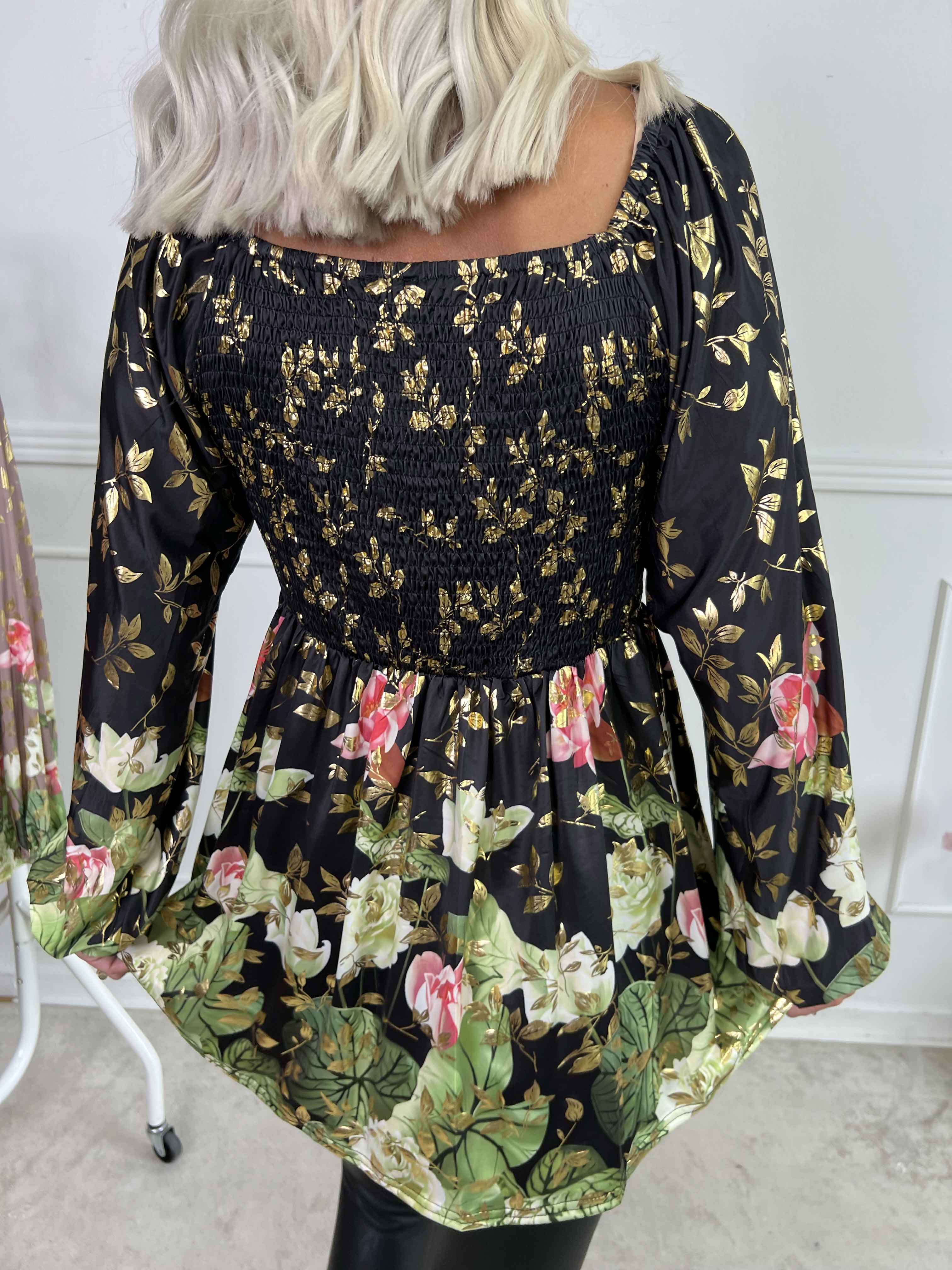 Elna Water Lily Shirt L/S - Elastisk blus med blommigt mönster och smock över bysten