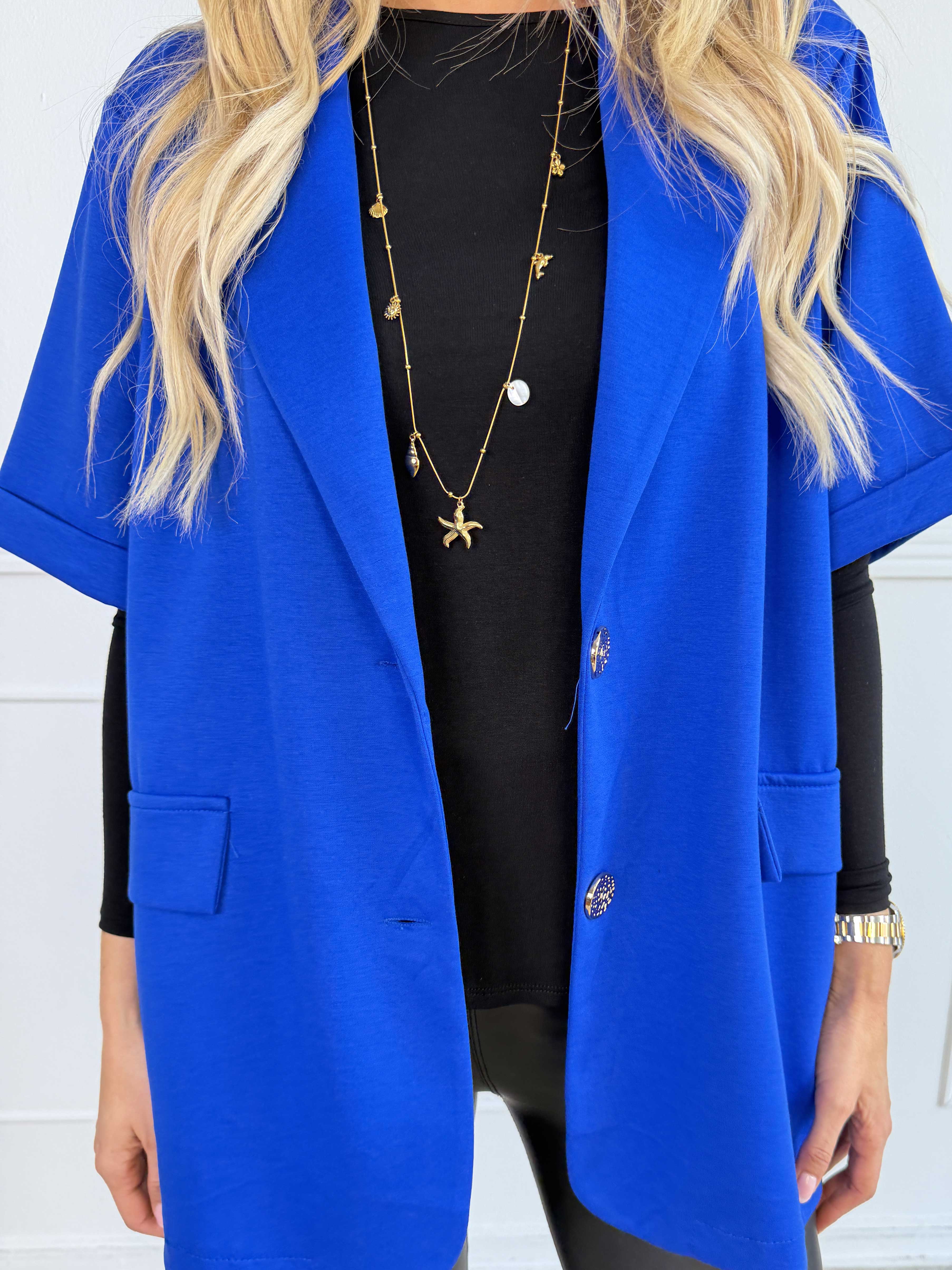 Elodie - Blød og behagelig blazer med korte ærmer og guldfarvede knapper