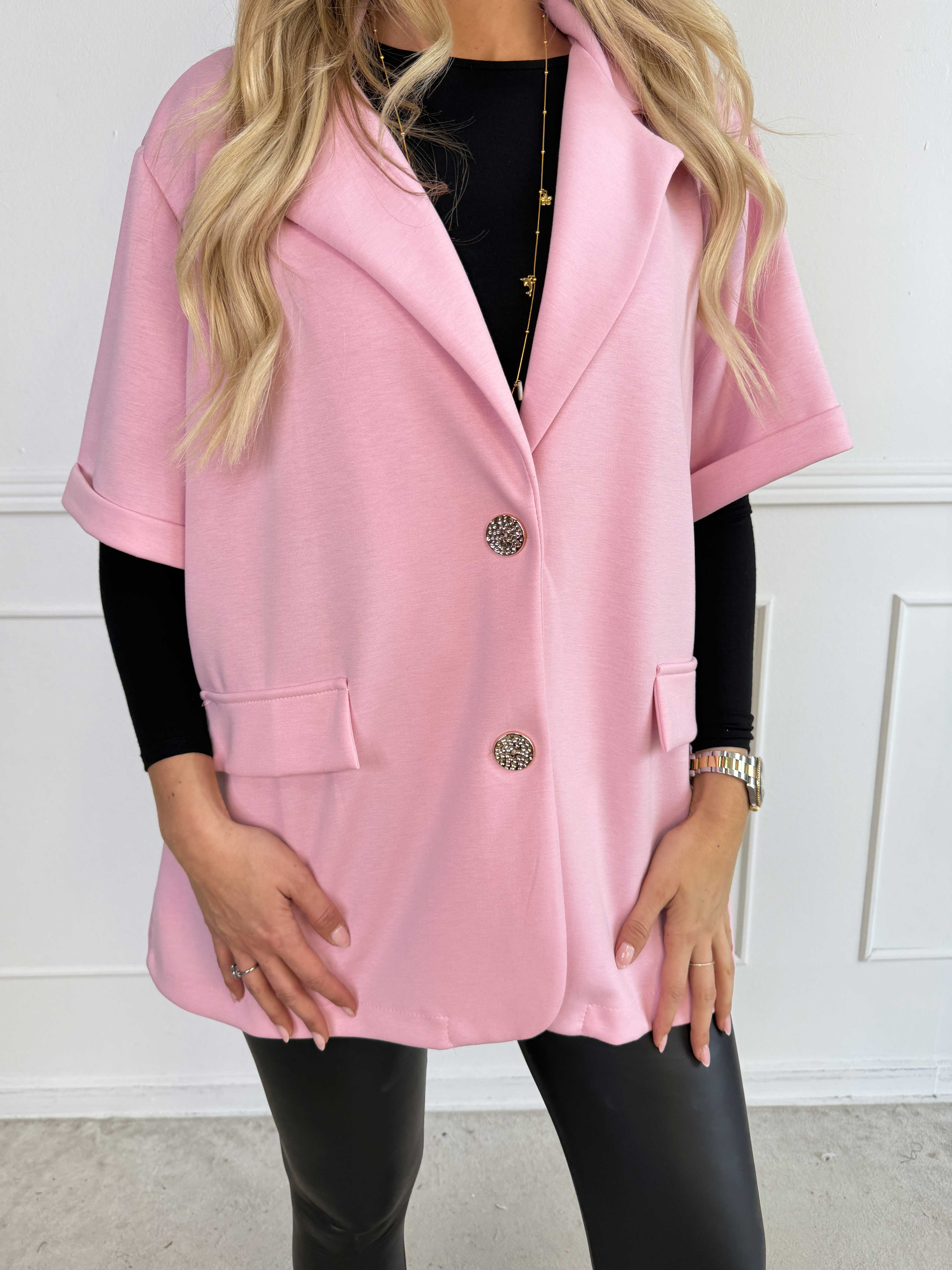 Elodie - Blød og behagelig blazer med korte ærmer og guldfarvede knapper