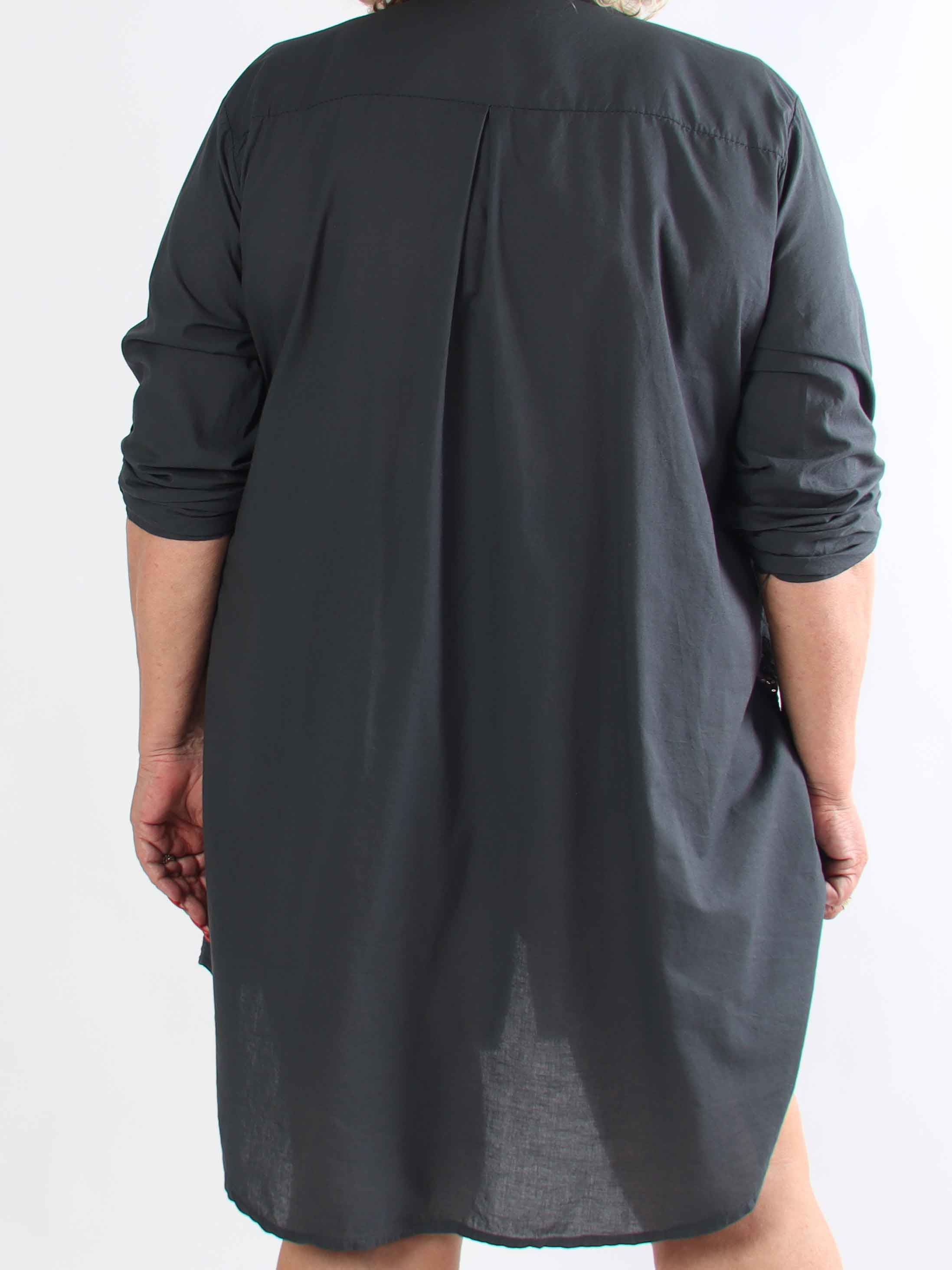 Emerson - Plus size skjortekjole i bomuld med broderet mønster og pailletter
