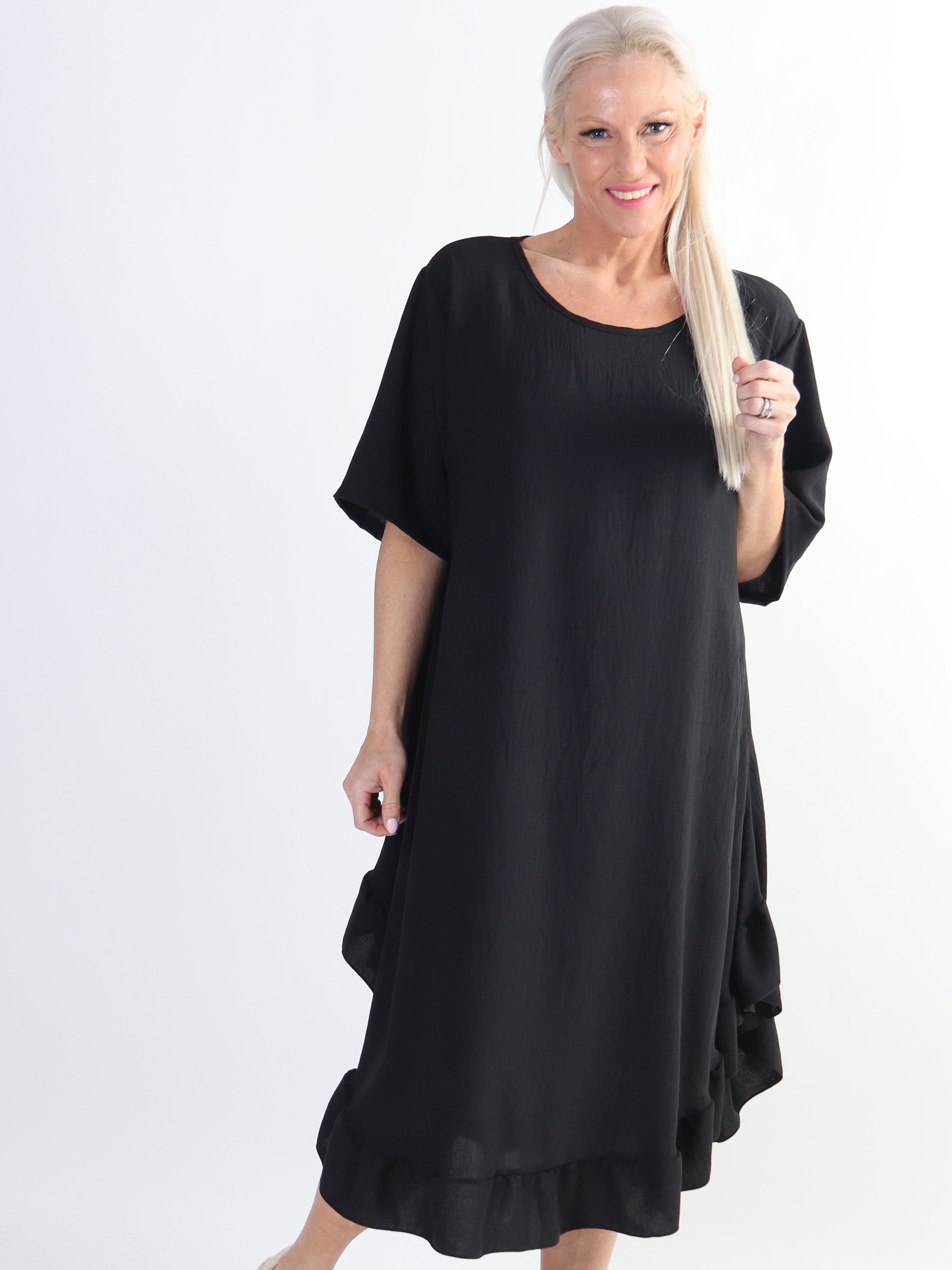 Emmelie - Klänning i viskosblandning med fickor i plus size.