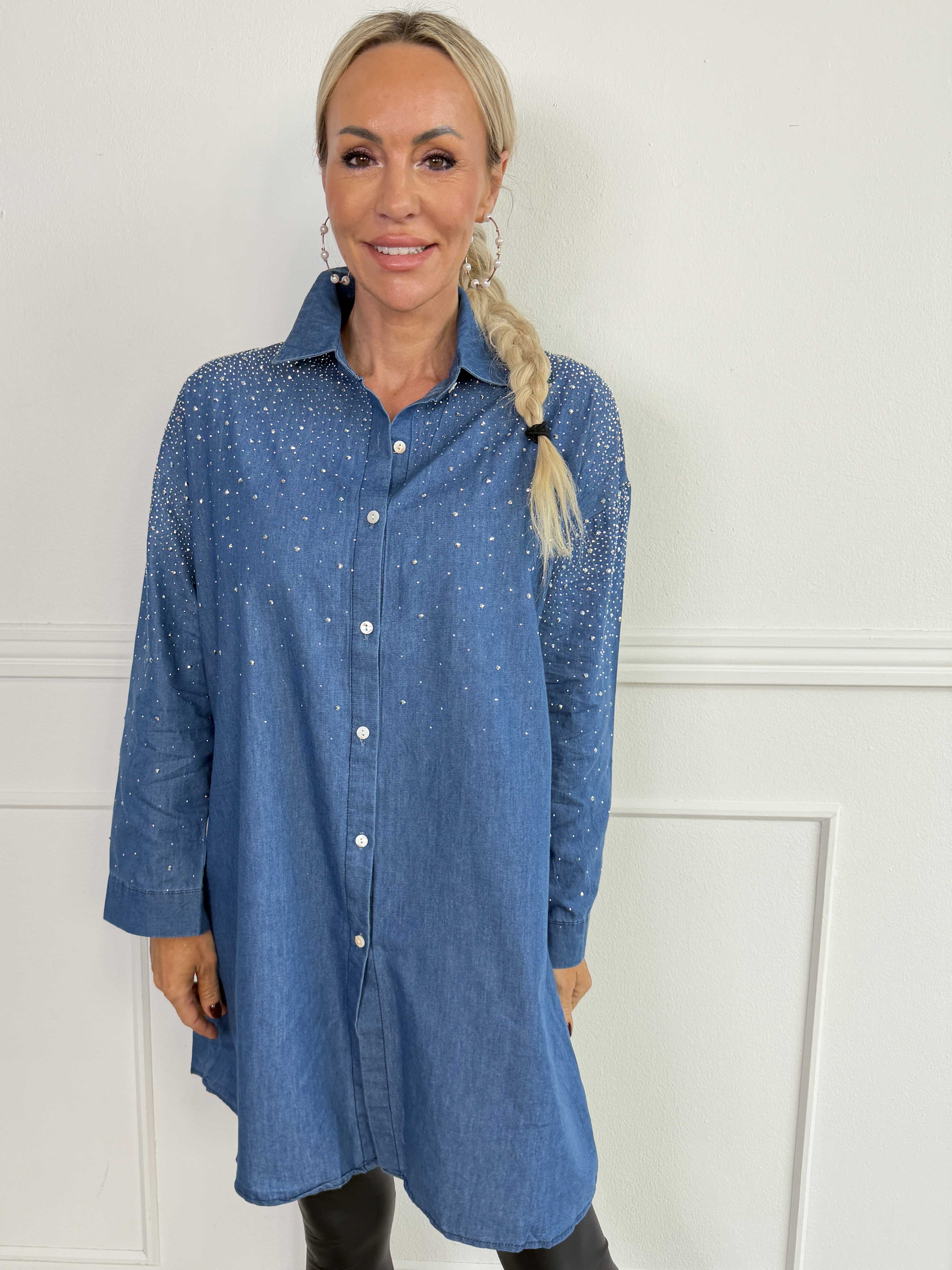 Emmie - Skjortklänning i denimlook med glittrande strass upptill