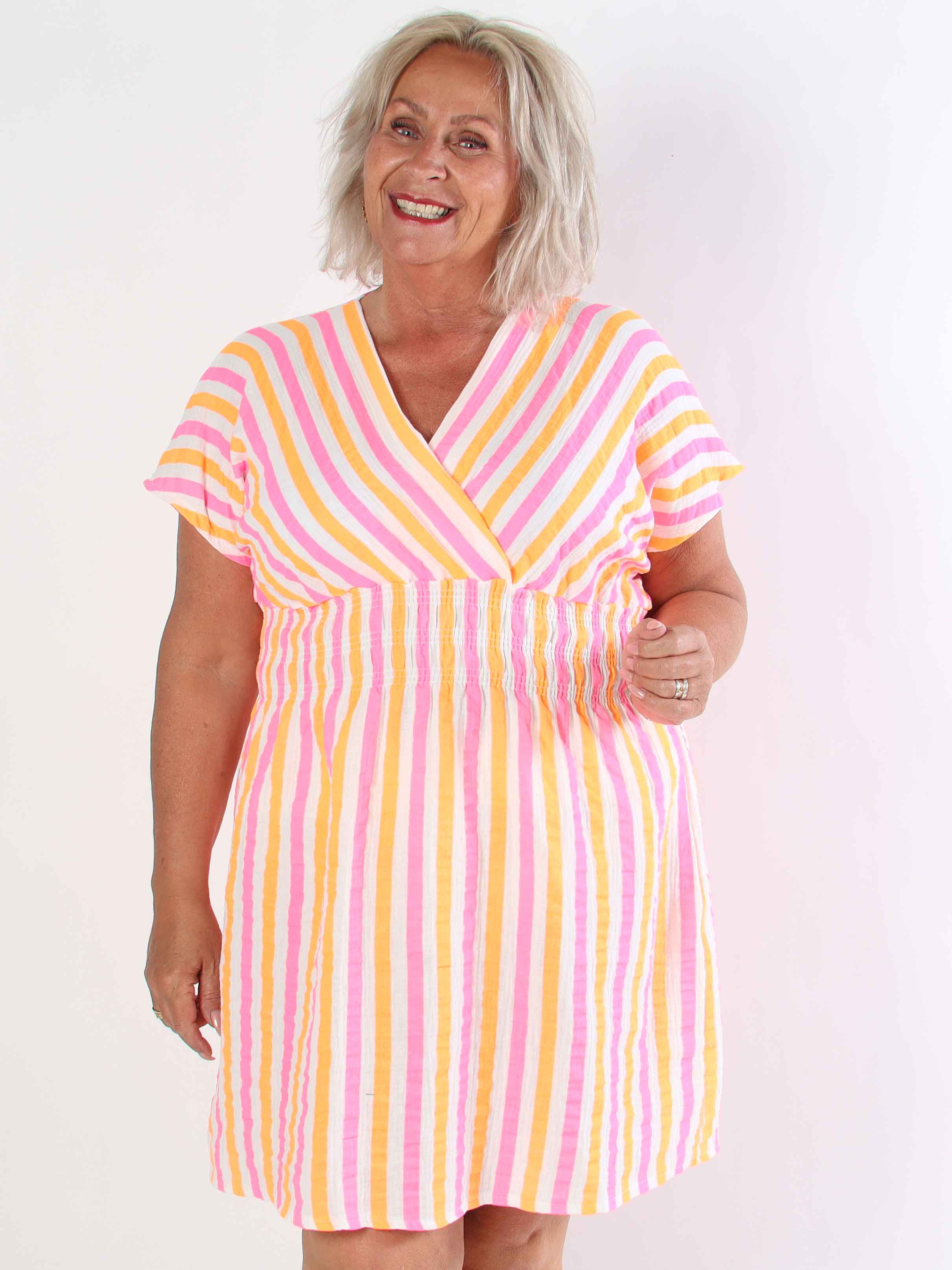 Eris - Söt randig klänning i bomull med resår