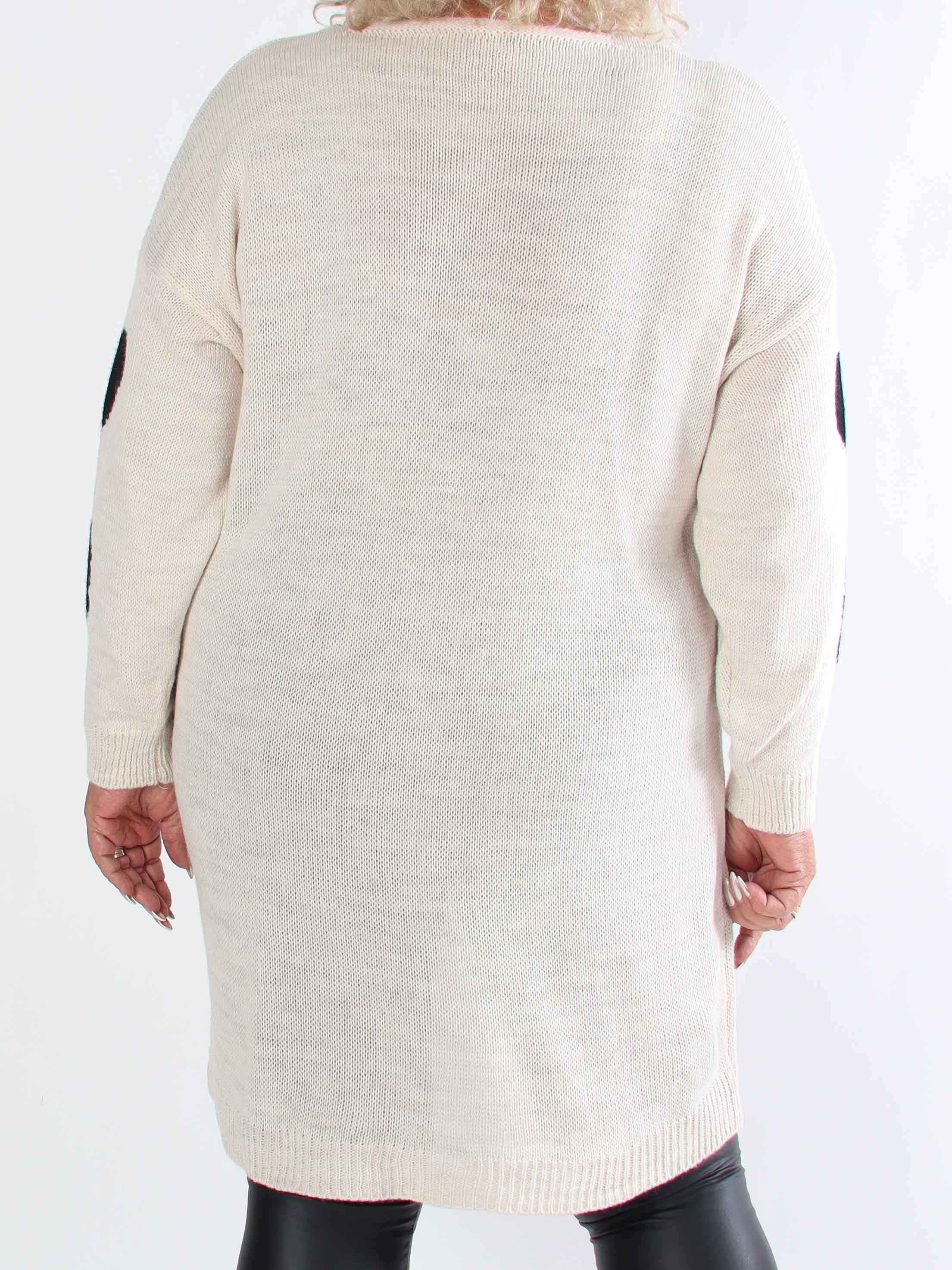 Esly - Stickad plus size klänning med hjärtan och v-ringning