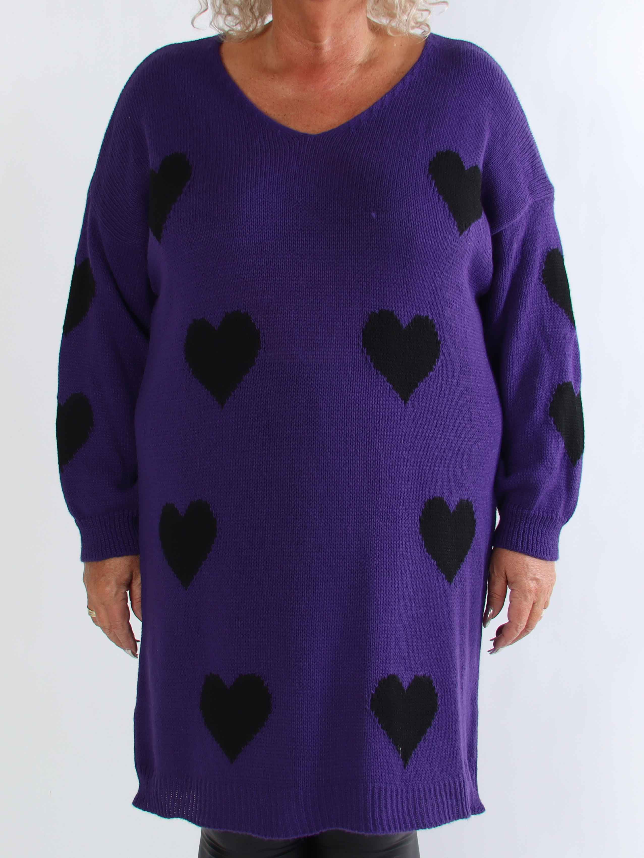 Esly - Stickad plus size klänning med hjärtan och v-ringning