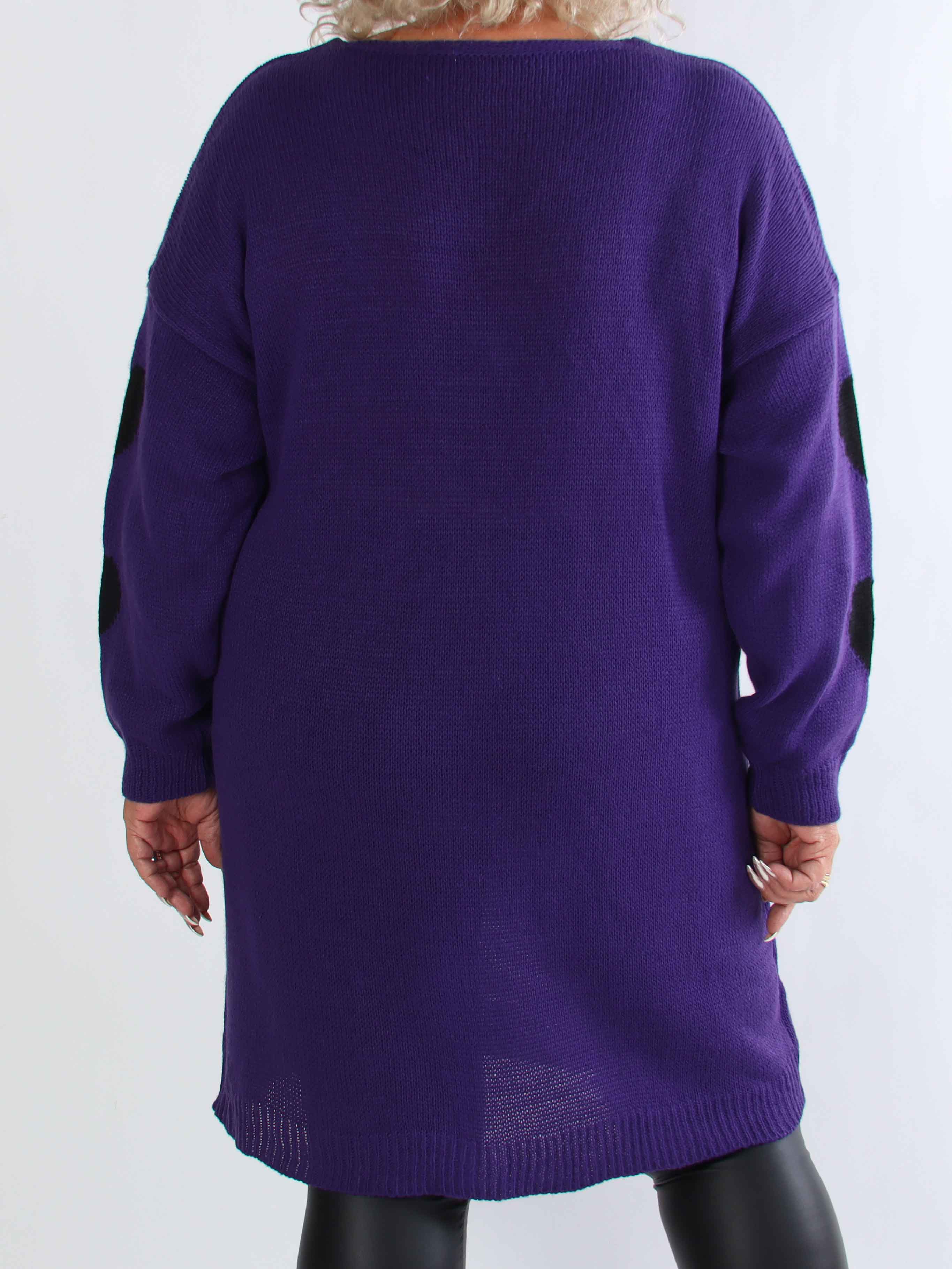 Esly - Stickad plus size klänning med hjärtan och v-ringning