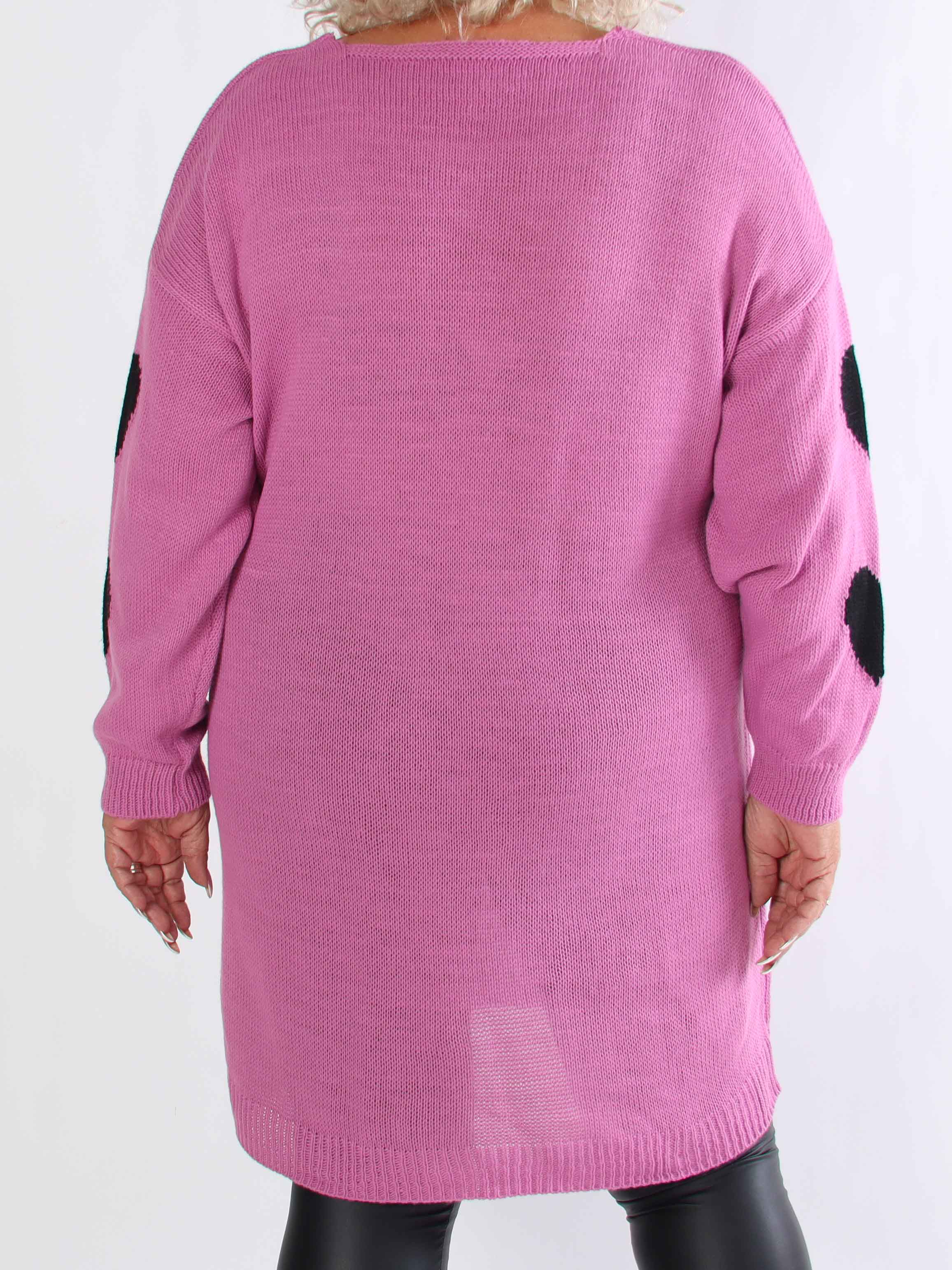 Esly - Stickad plus size klänning med hjärtan och v-ringning