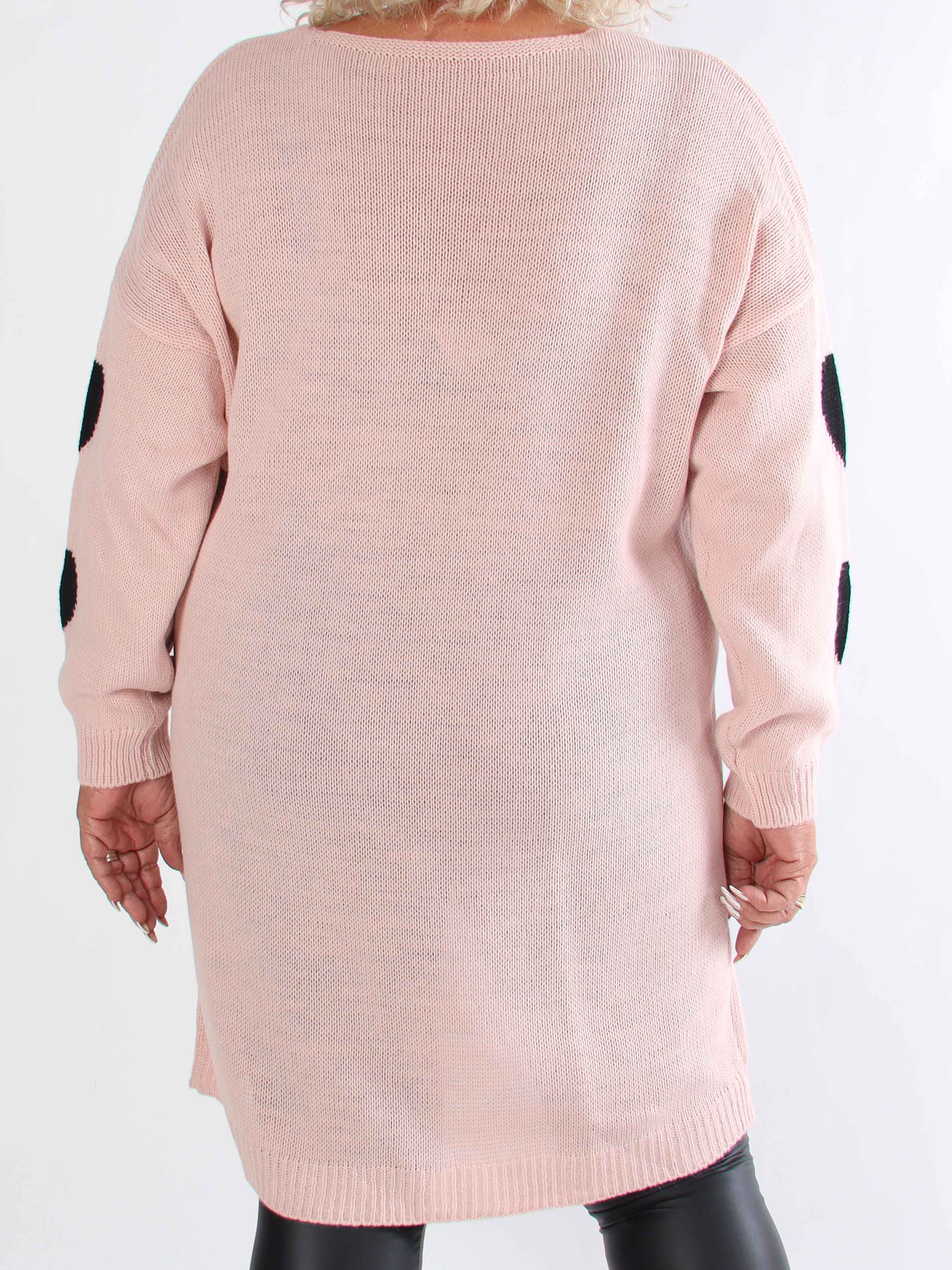 Esly - Stickad plus size klänning med hjärtan och v-ringning