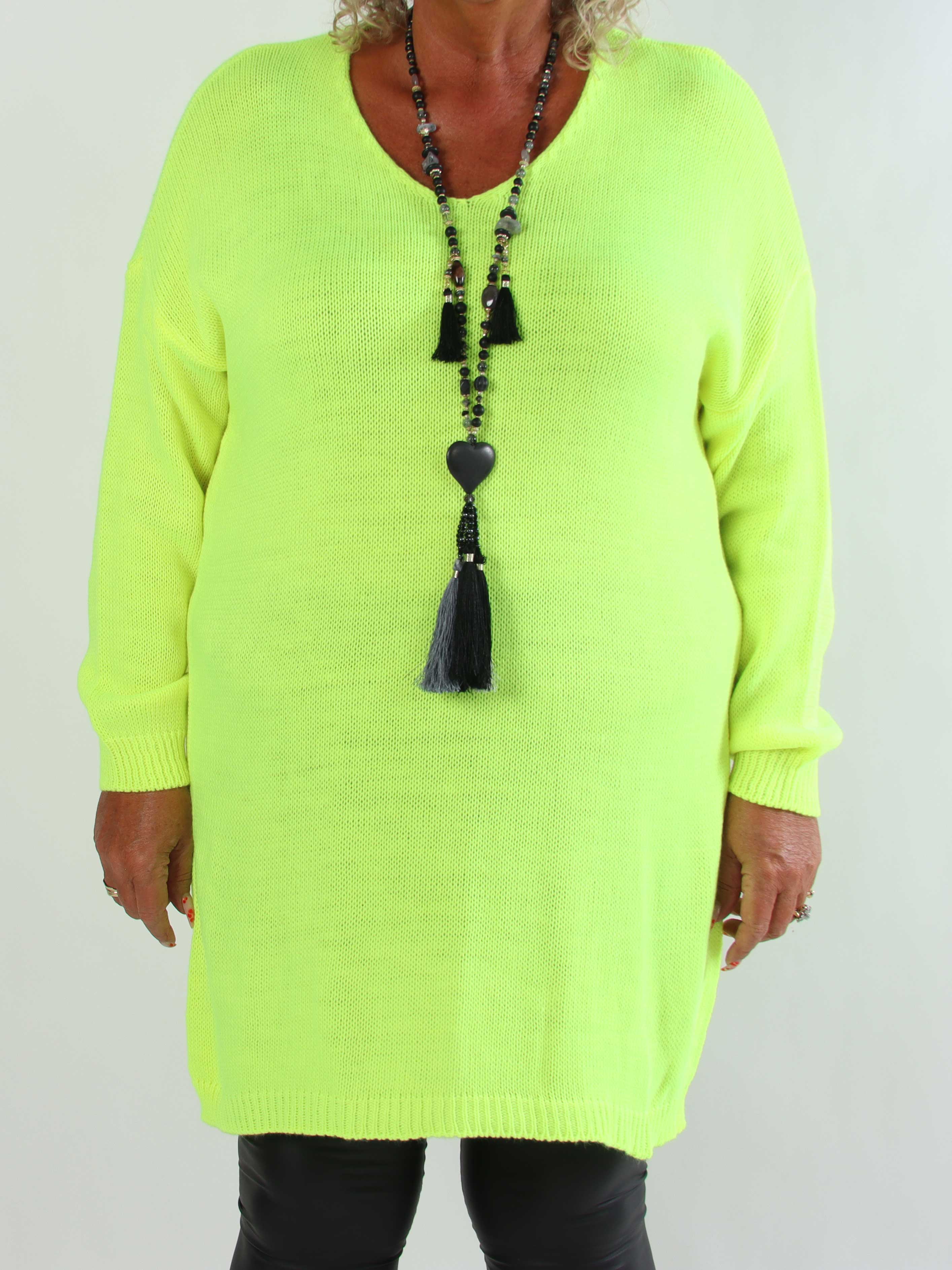 Estelle - Plus size strikkjole med feminin v-udskæring