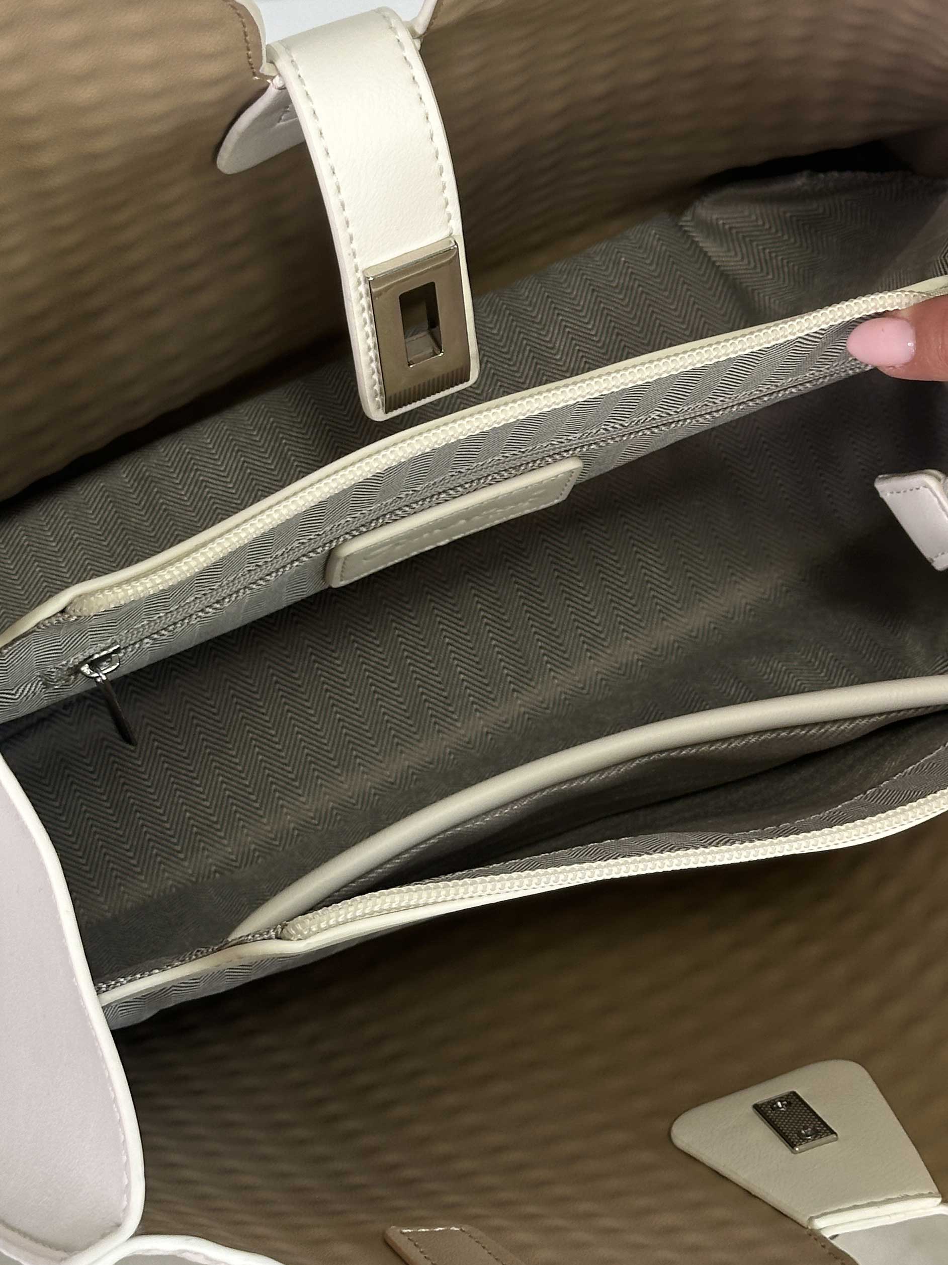 Eudora - Axelväska med silverspänne