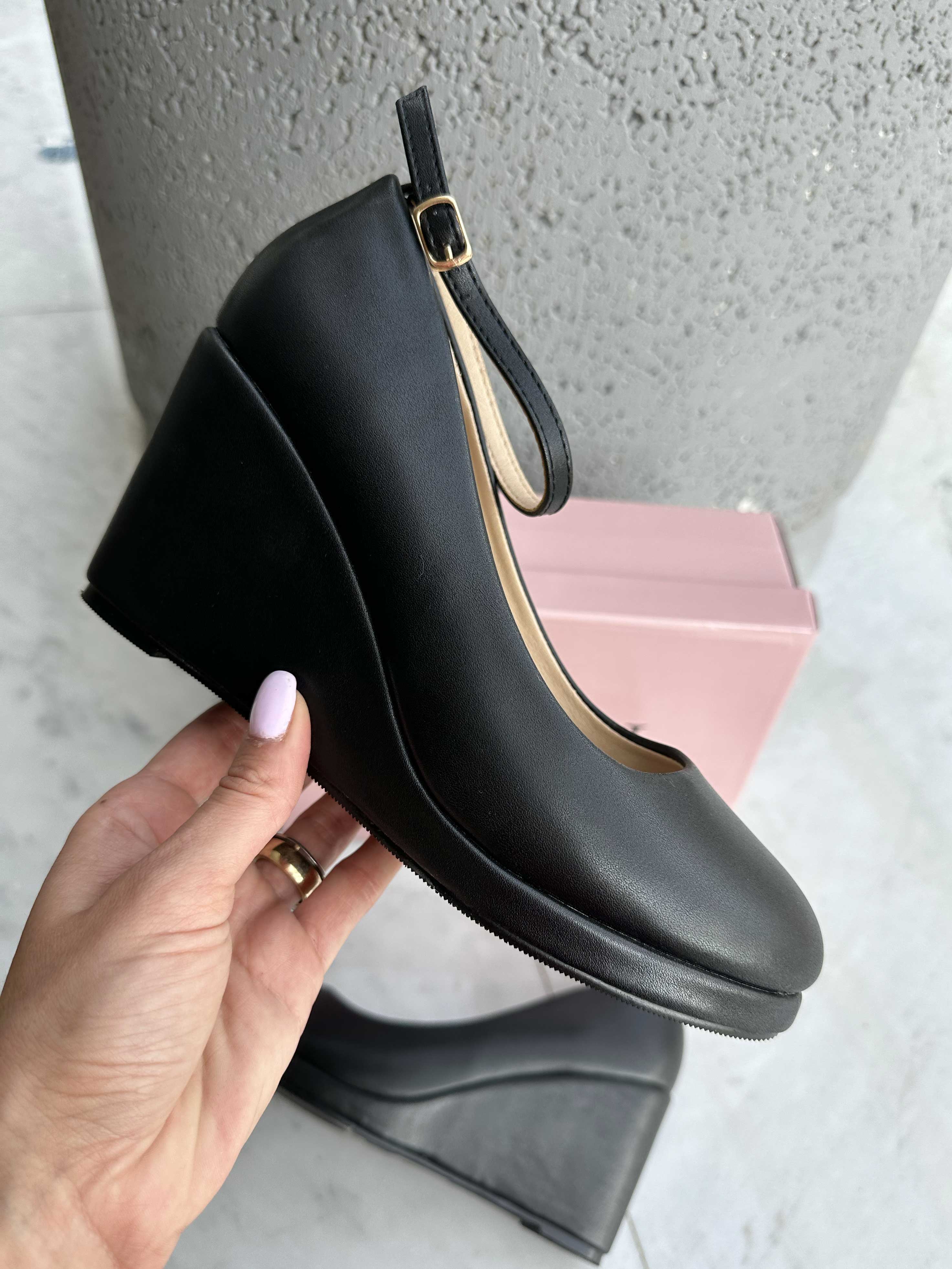 Europa - Söta kilklackar med rem