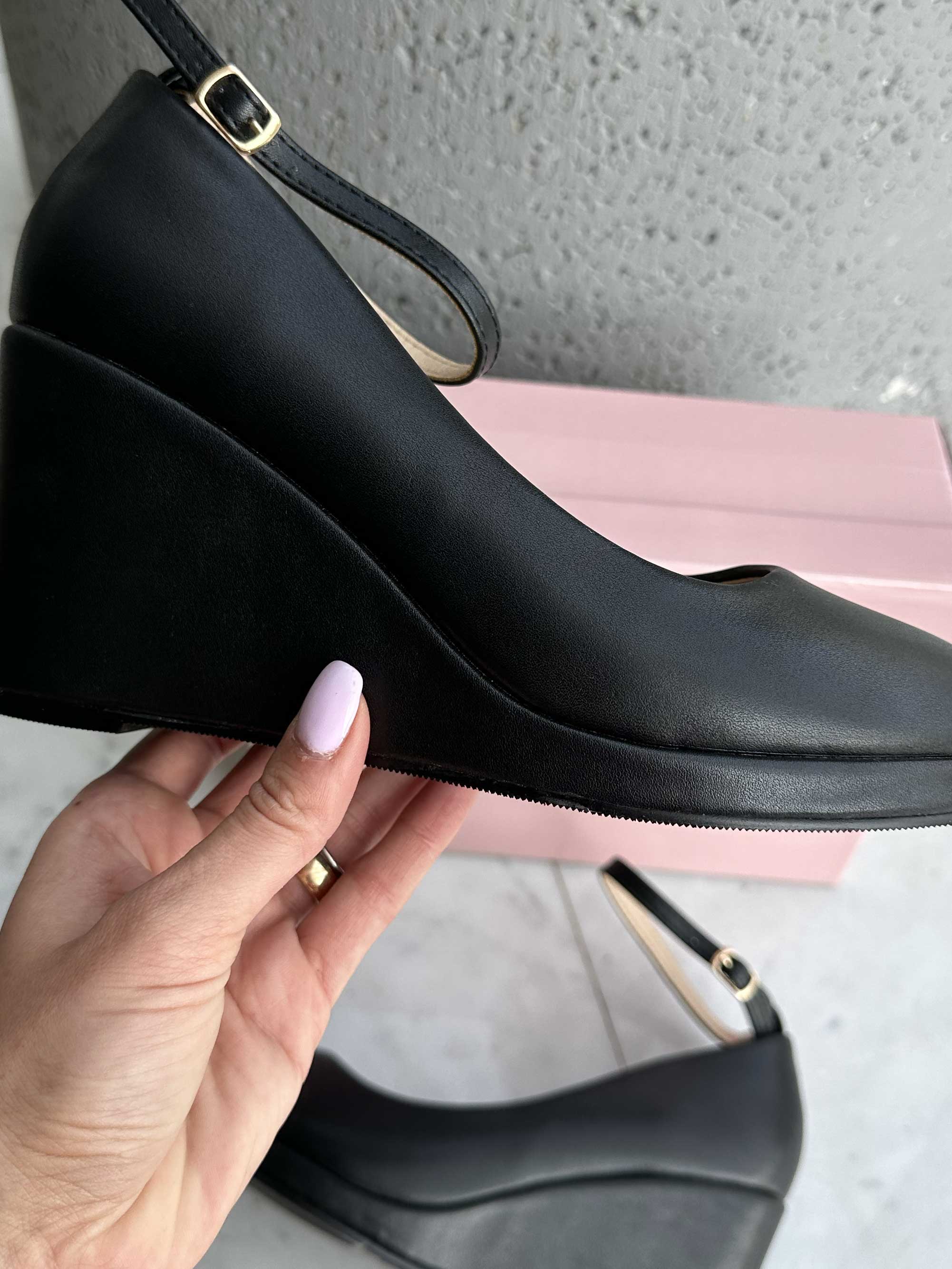 Europa - Söta kilklackar med rem