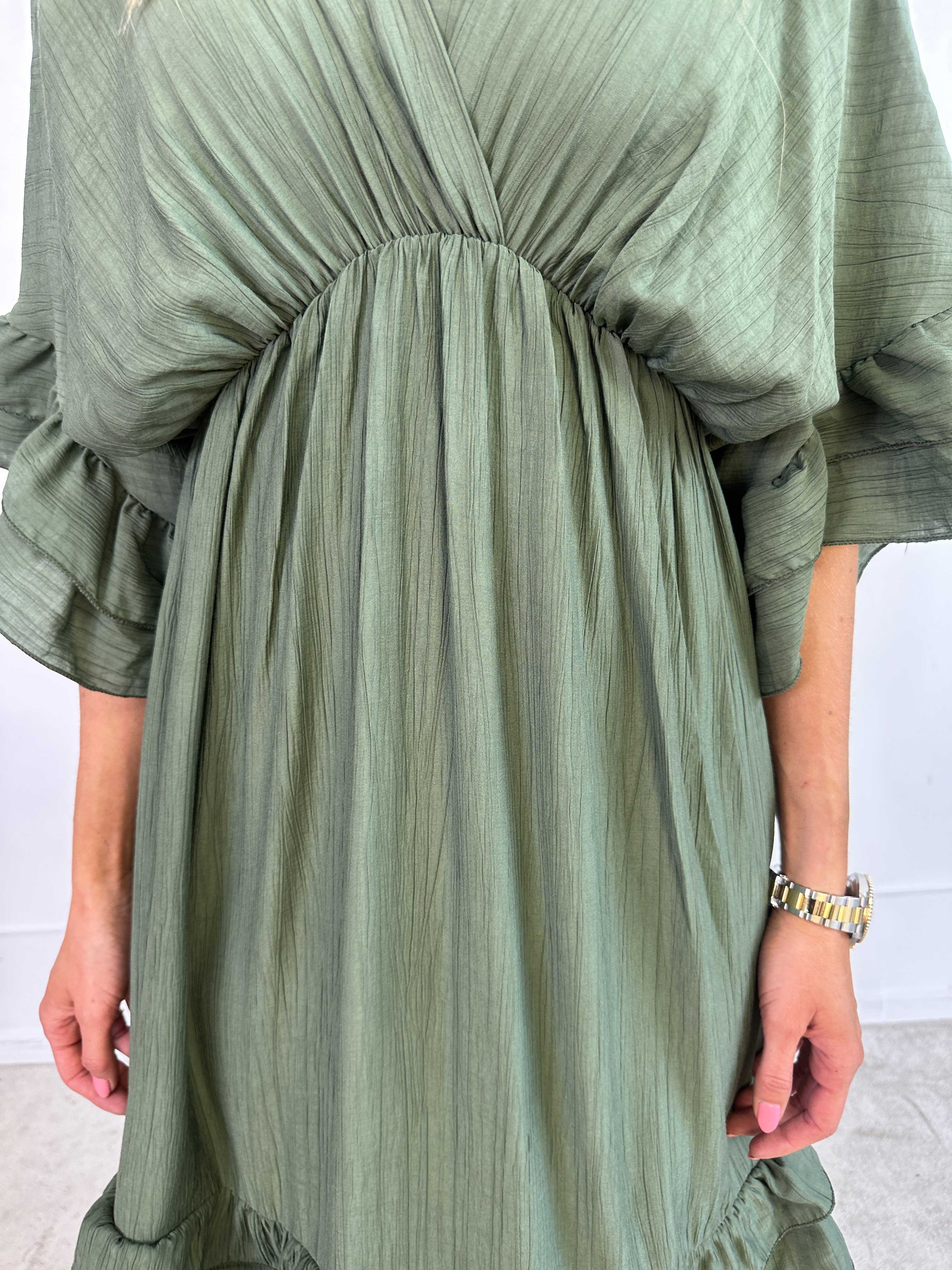 Europe - Söt långklänning i viskos med volangdetaljer