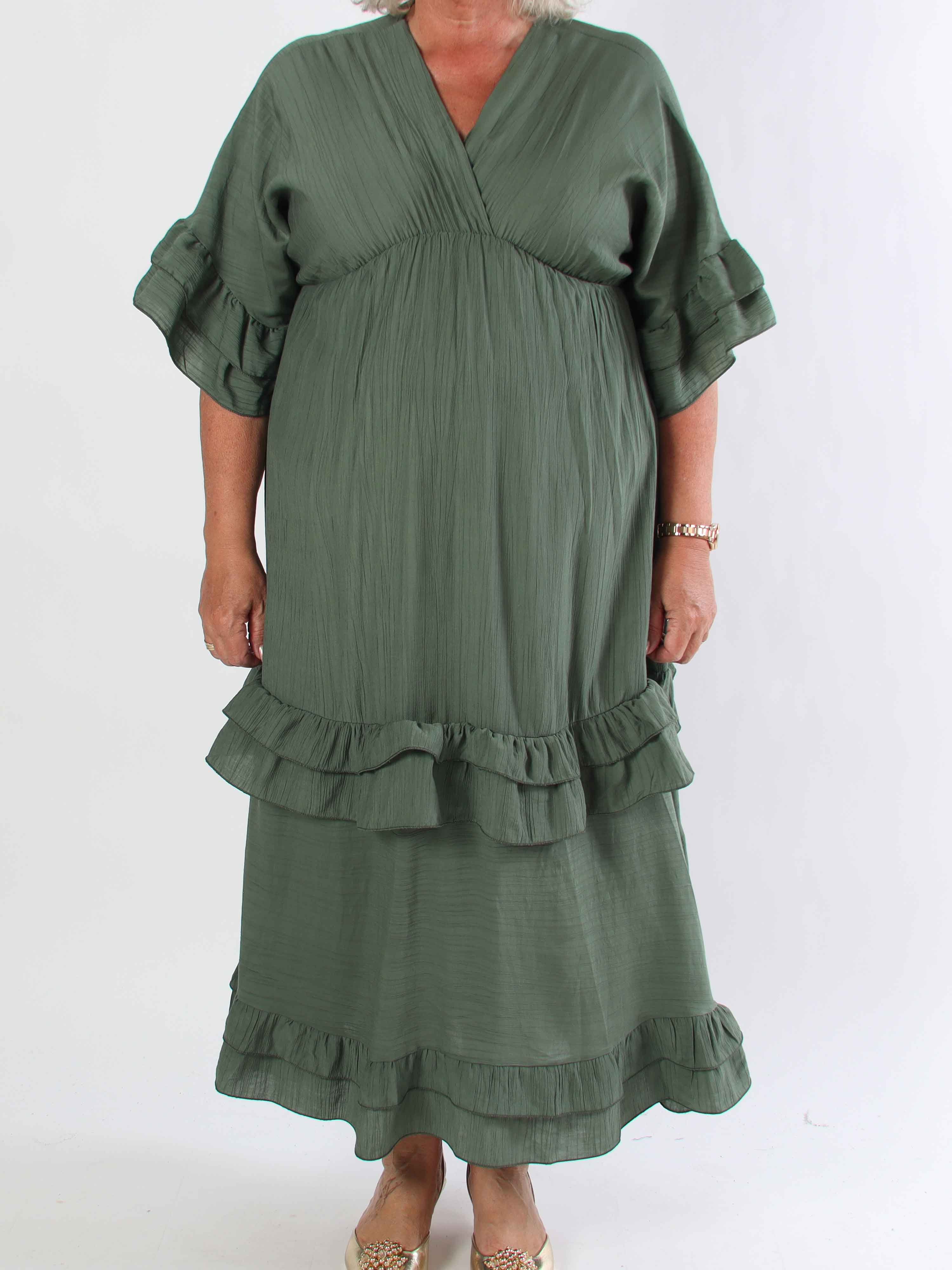 Europe - Lång plus size klänning i viskos med volangdetaljer