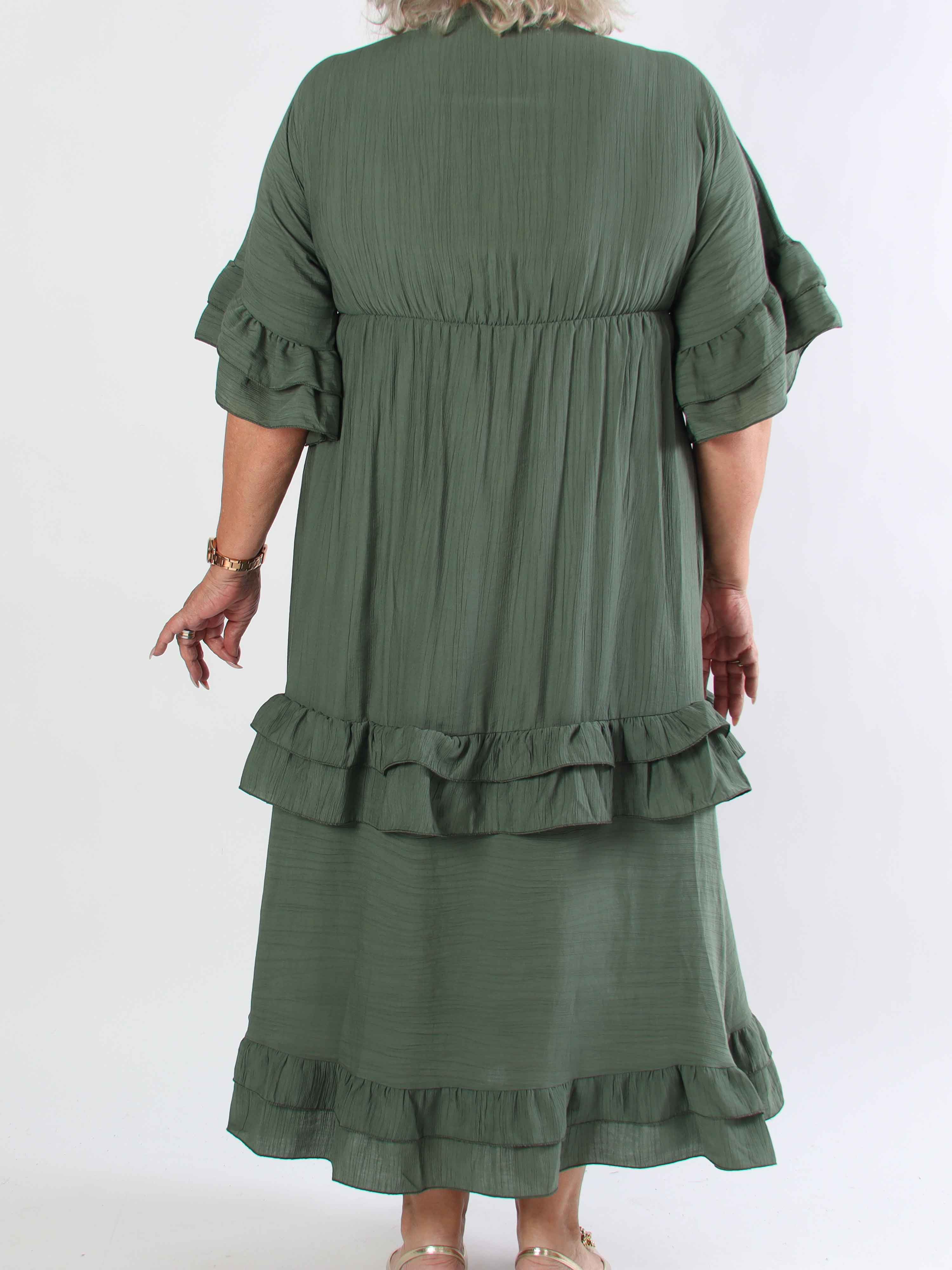 Europe - Lång plus size klänning i viskos med volangdetaljer