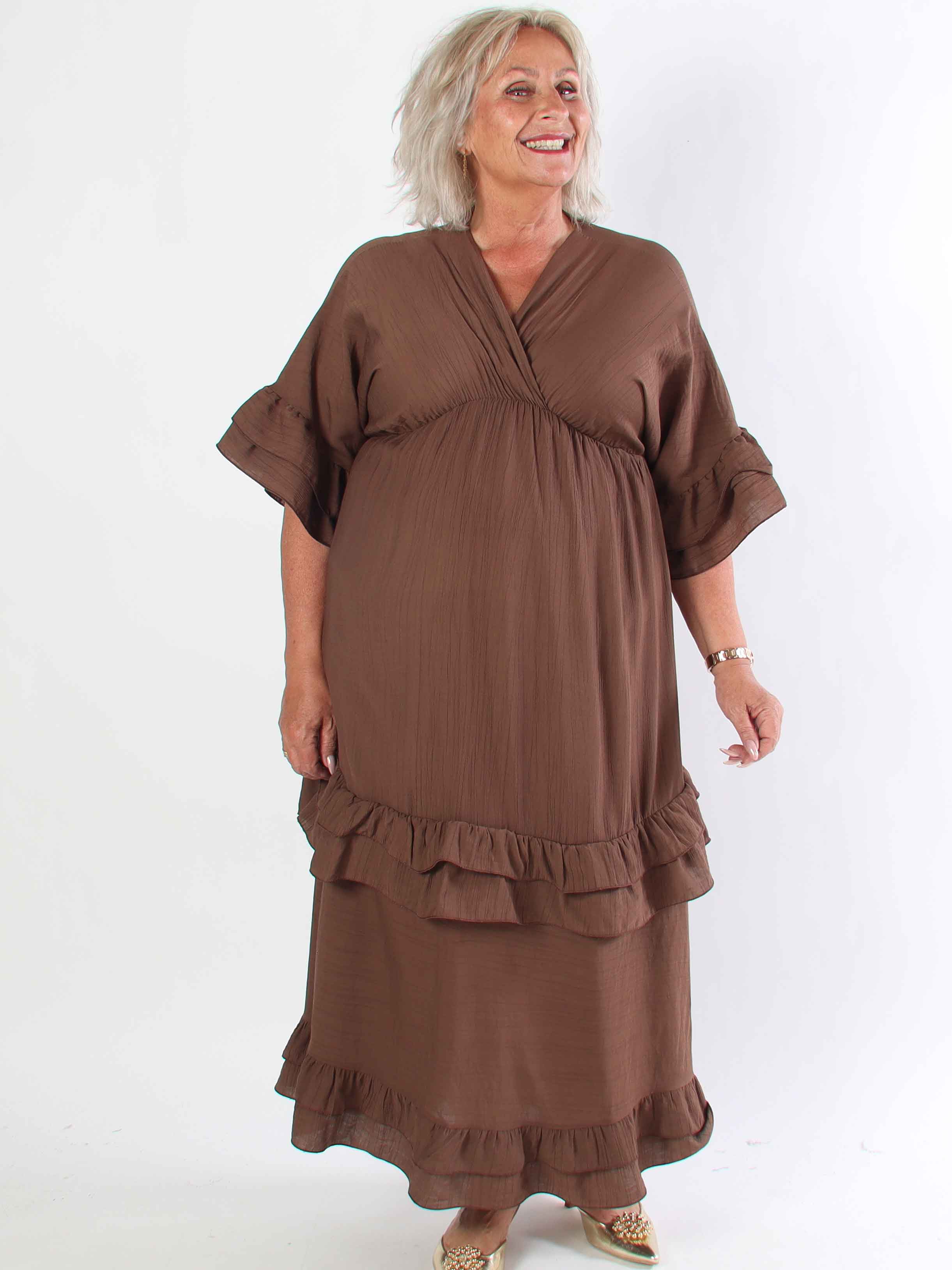 Europe - Lång plus size klänning i viskos med volangdetaljer