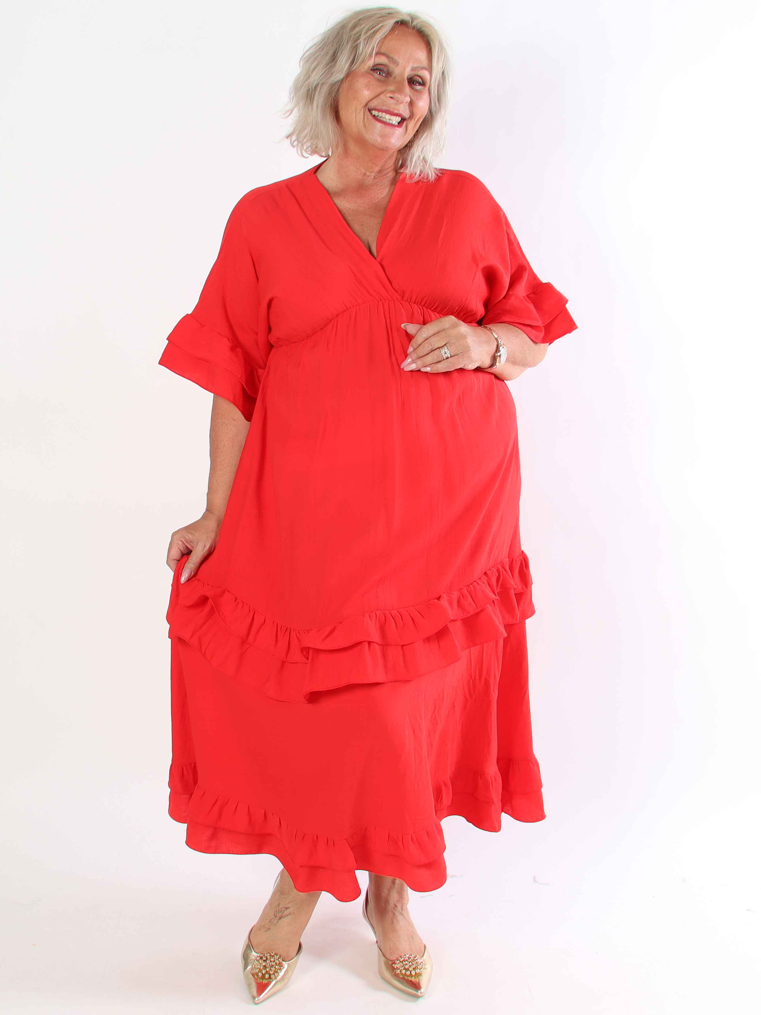 Europe - Lång plus size klänning i viskos med volangdetaljer