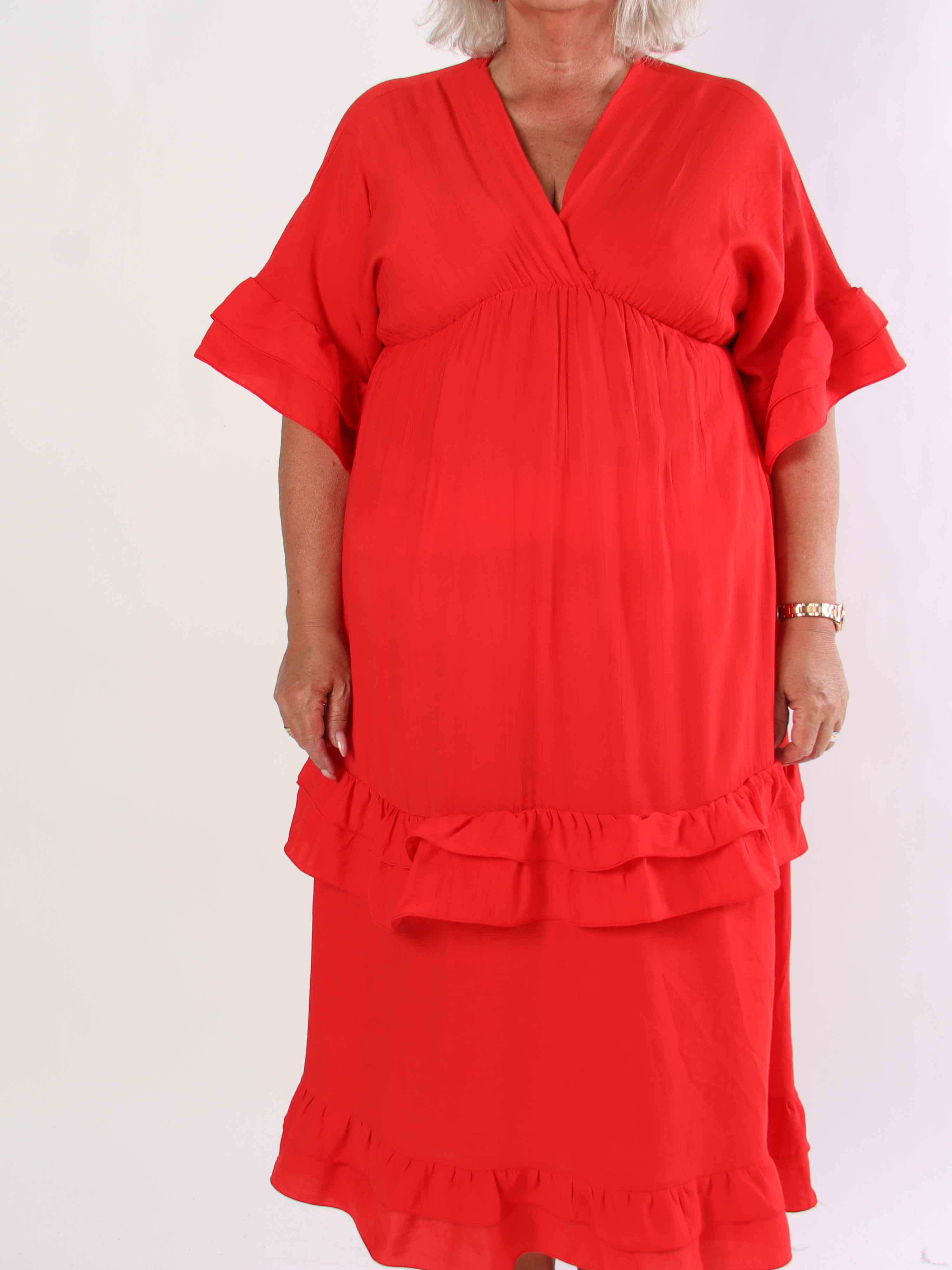 Europe - Lång plus size klänning i viskos med volangdetaljer