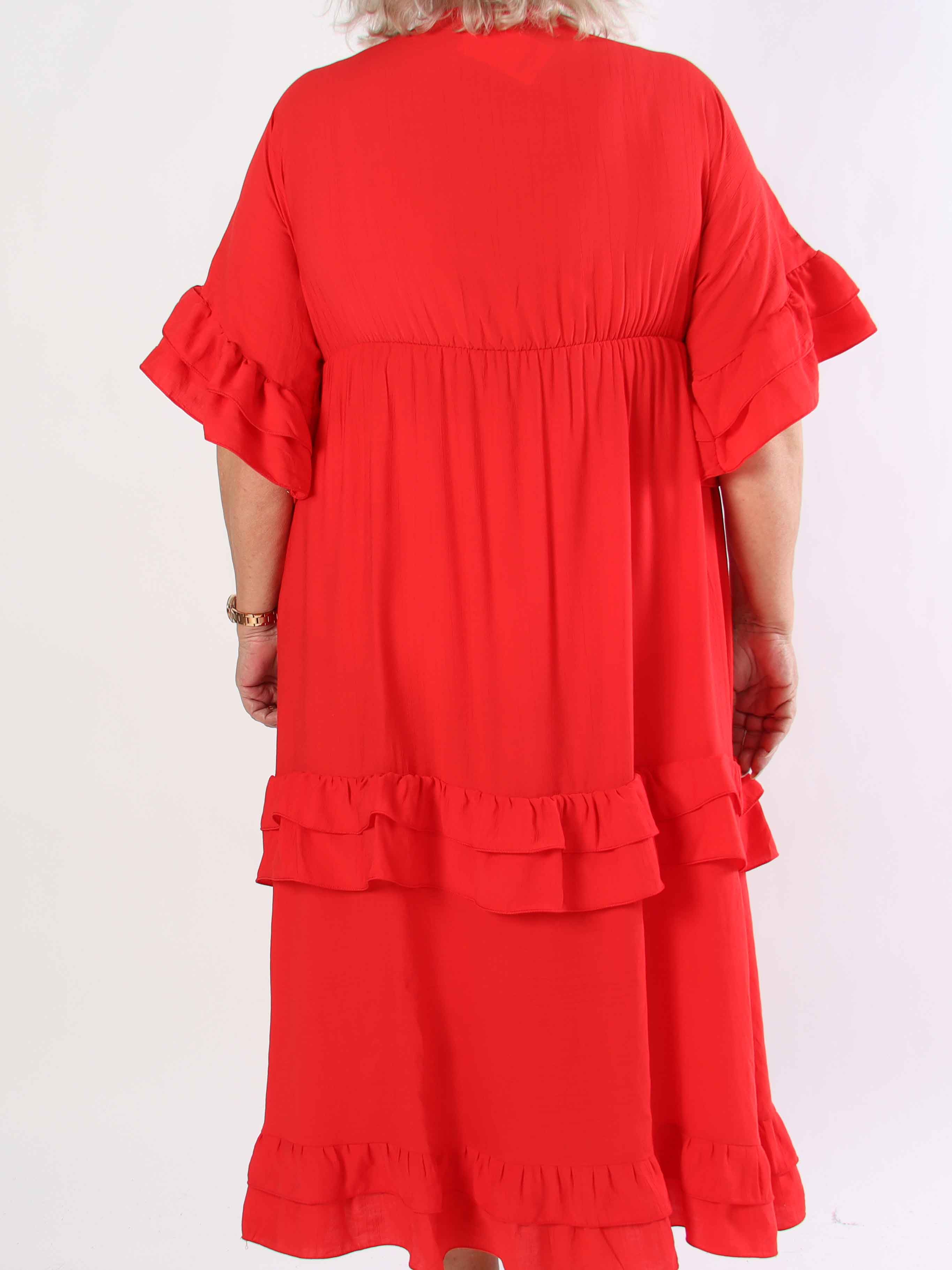 Europe - Lång plus size klänning i viskos med volangdetaljer