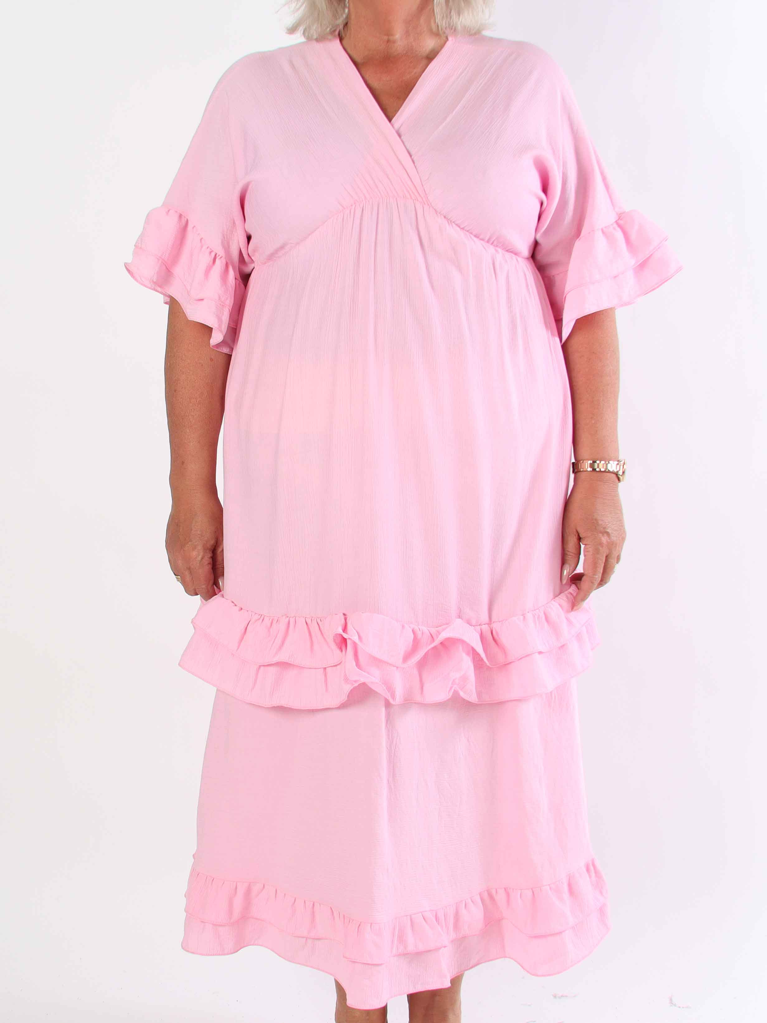 Europe - Lång plus size klänning i viskos med volangdetaljer