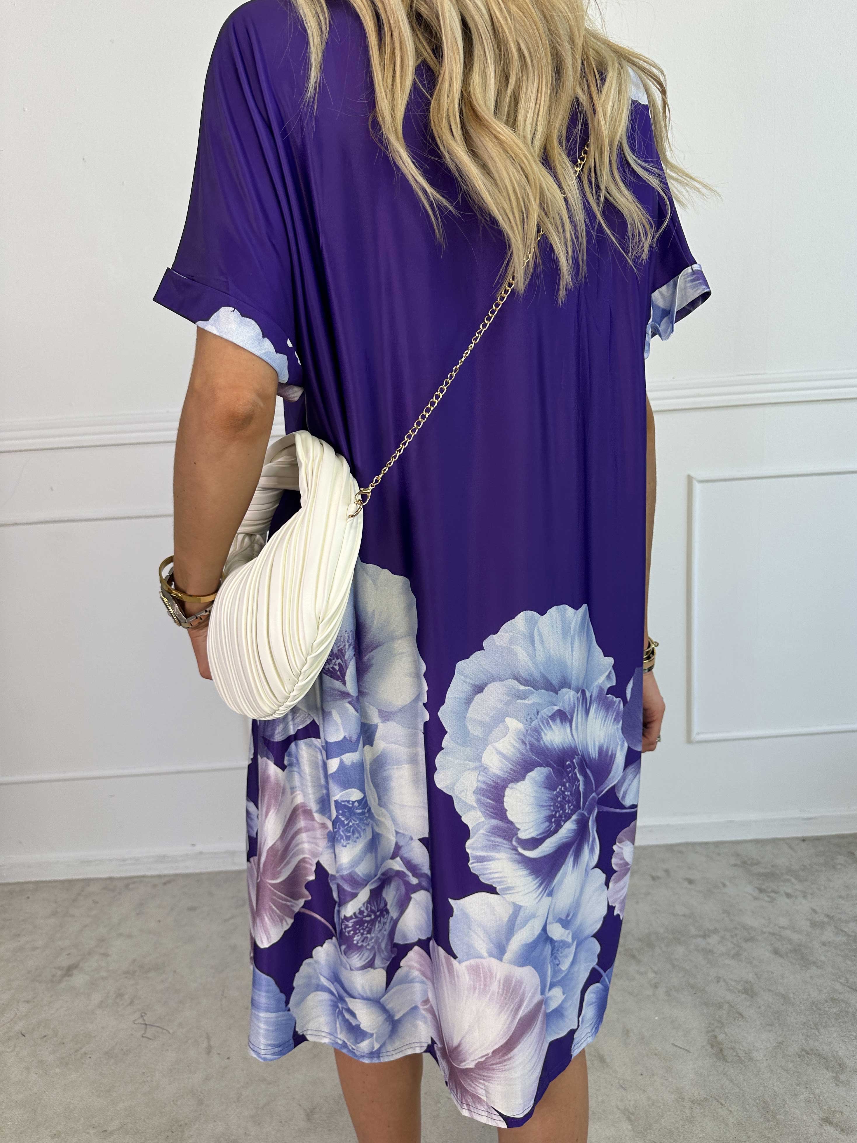 Evie Peony - Lös tunikaklänning i elastiskt tyg med blomstermönster