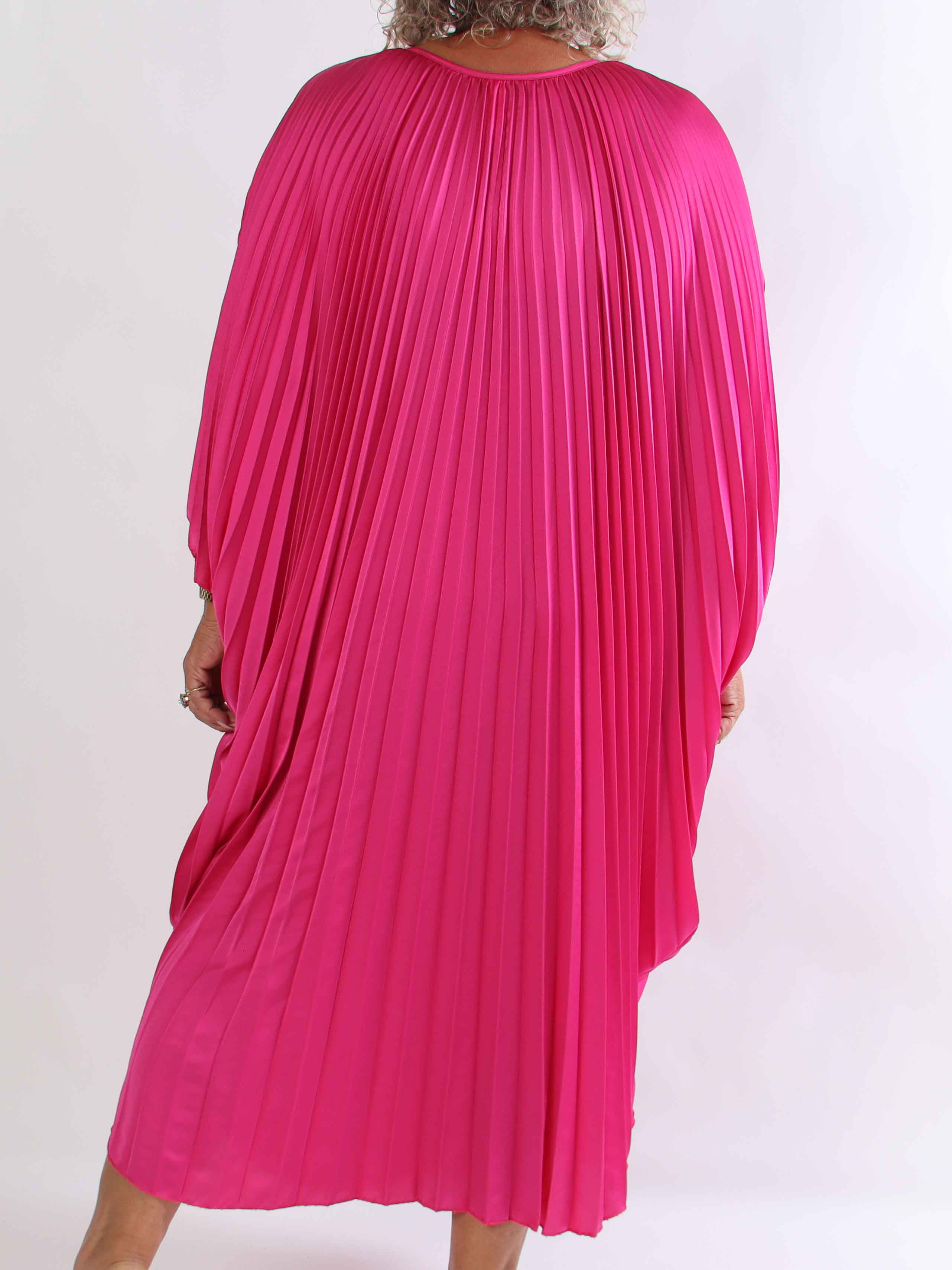 Evita - Elegant plus size tunikakjole i smukt plisseret stof