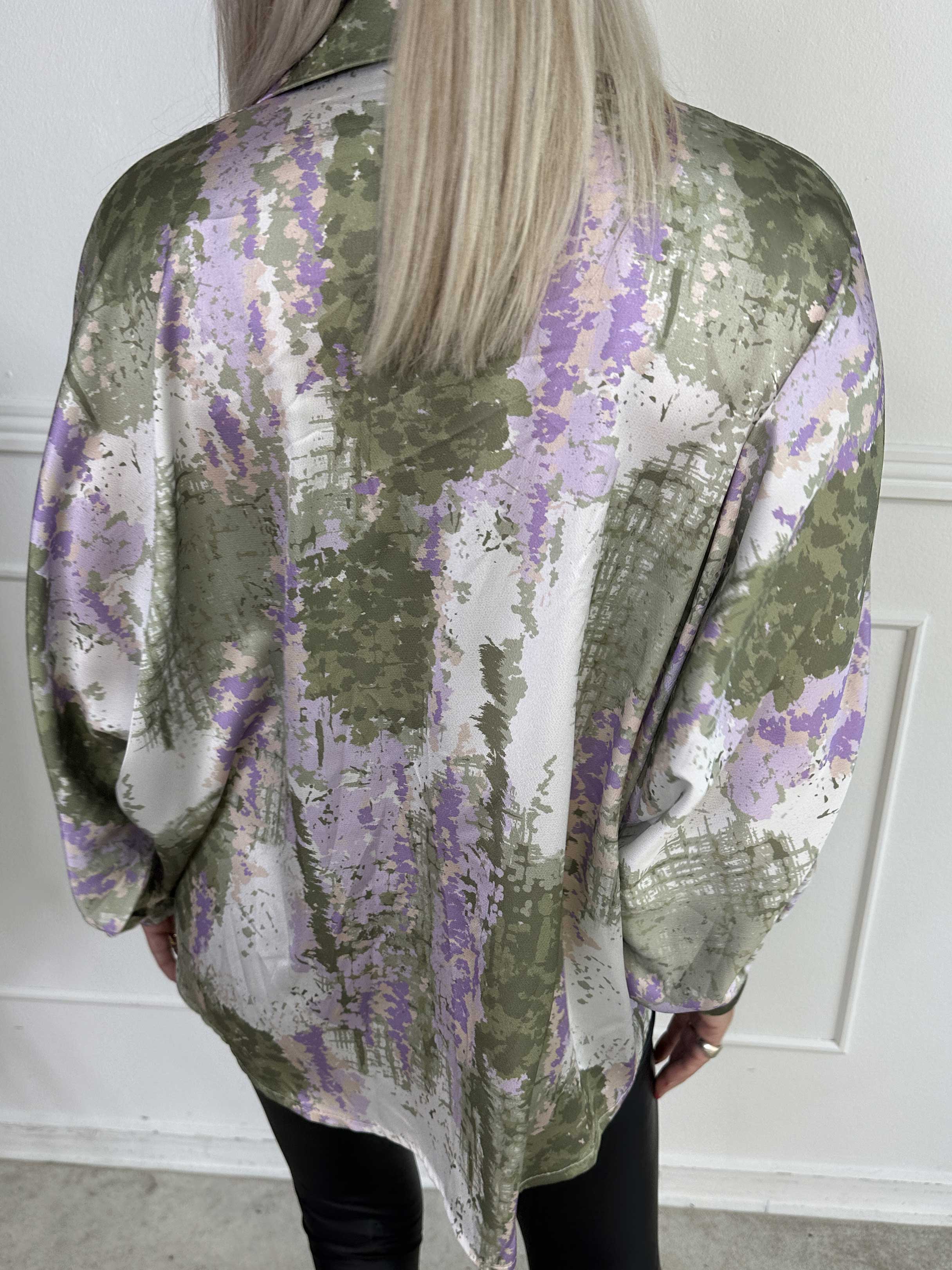 Feliciti Batik - Flerfärgad skjorta med fladdermusärmar