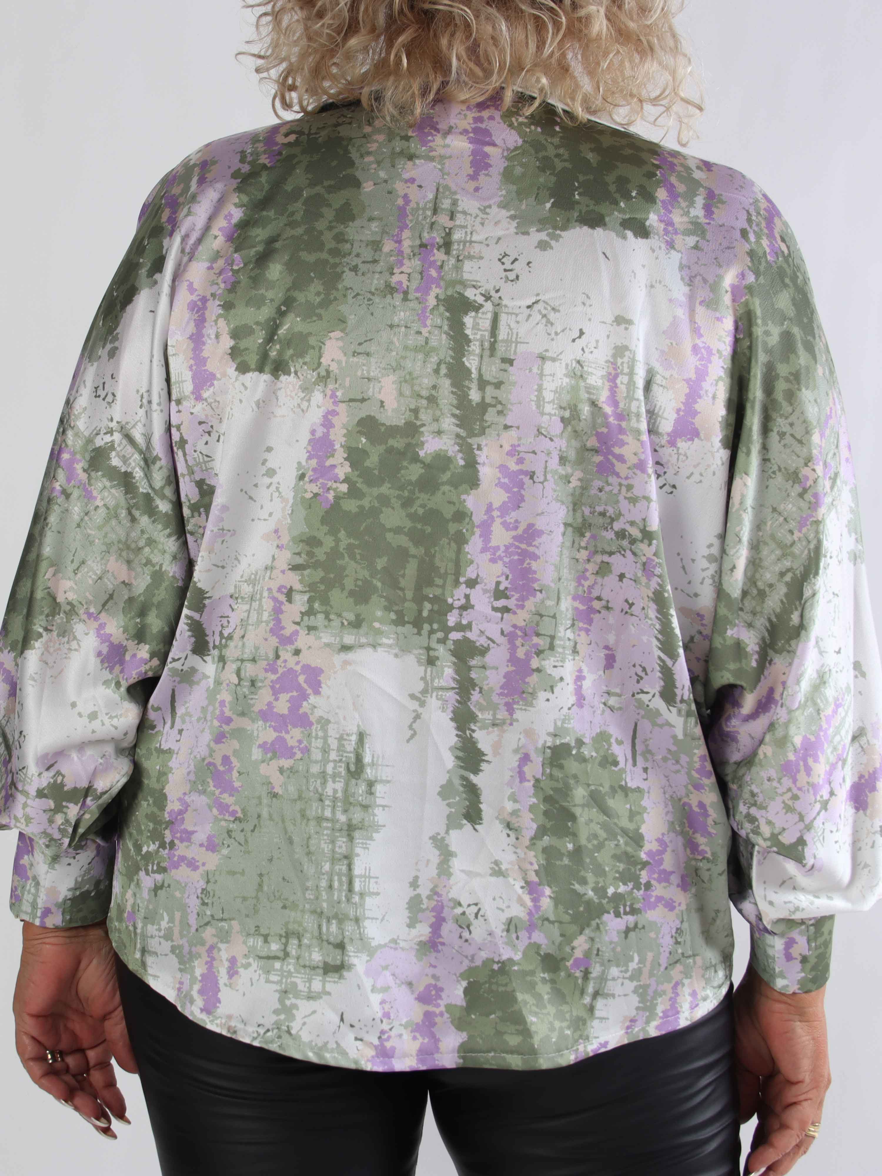 Feliciti Batik - Flerfärgad plus size skjorta med fladdermusärmar