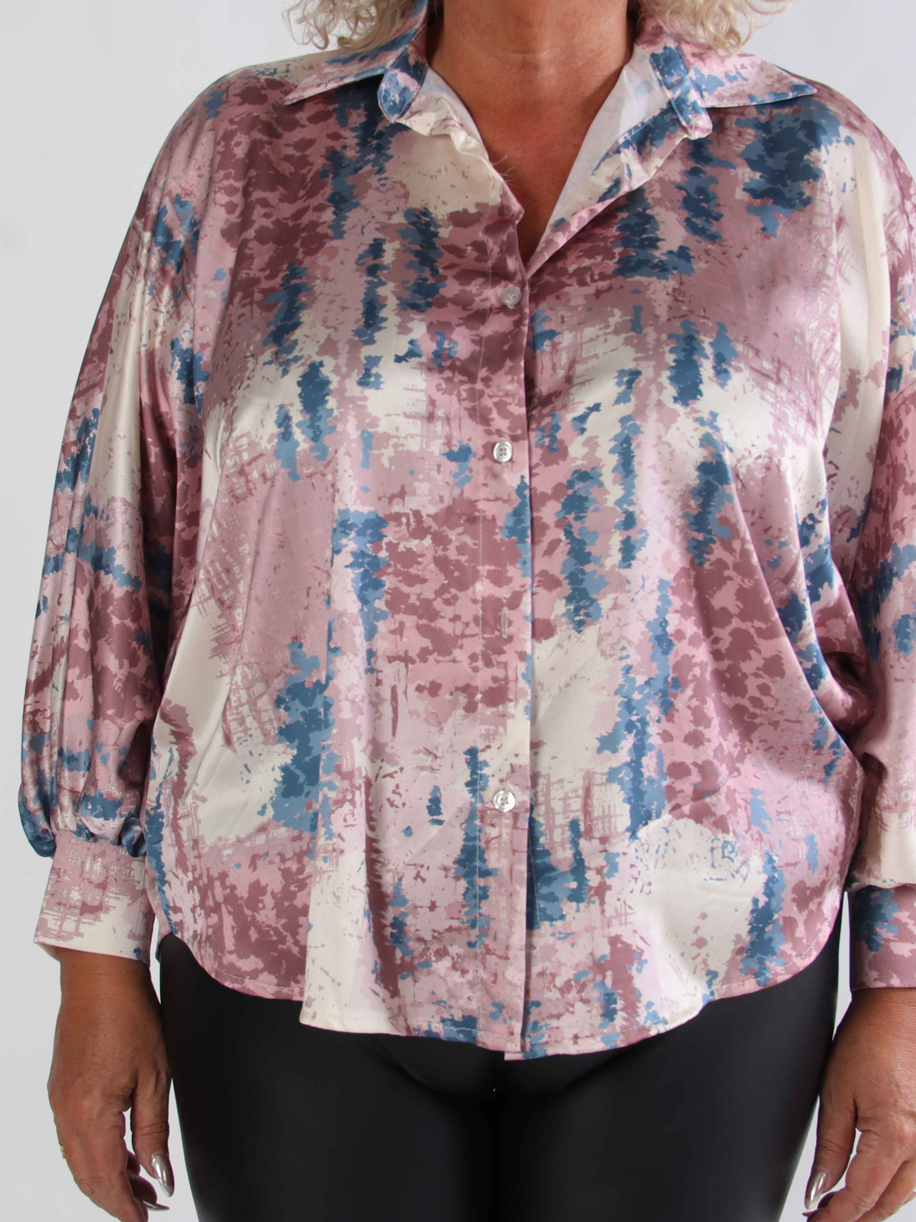 Feliciti Batik - Flerfärgad plus size skjorta med fladdermusärmar