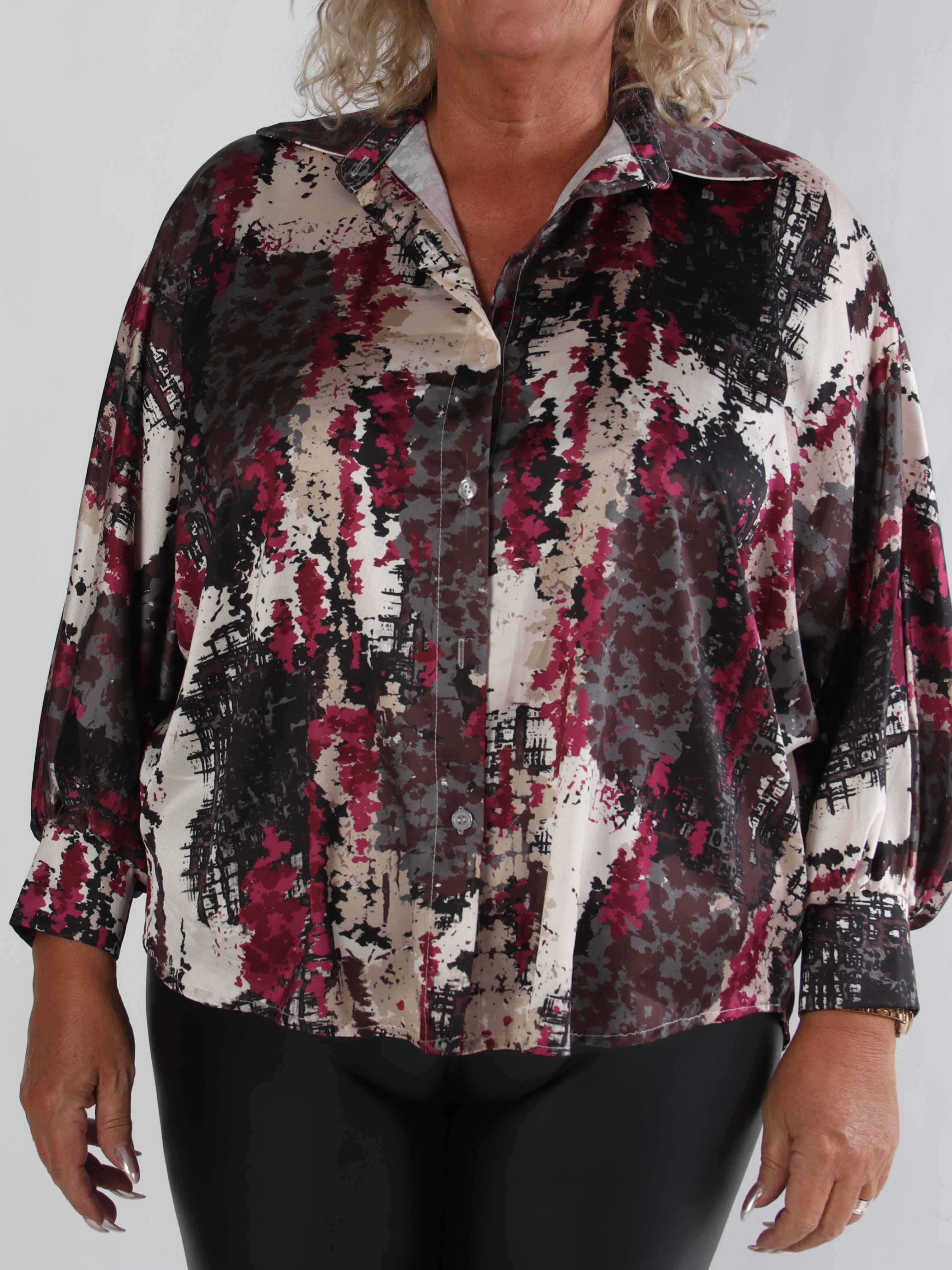 Feliciti Batik - Flerfärgad plus size skjorta med fladdermusärmar