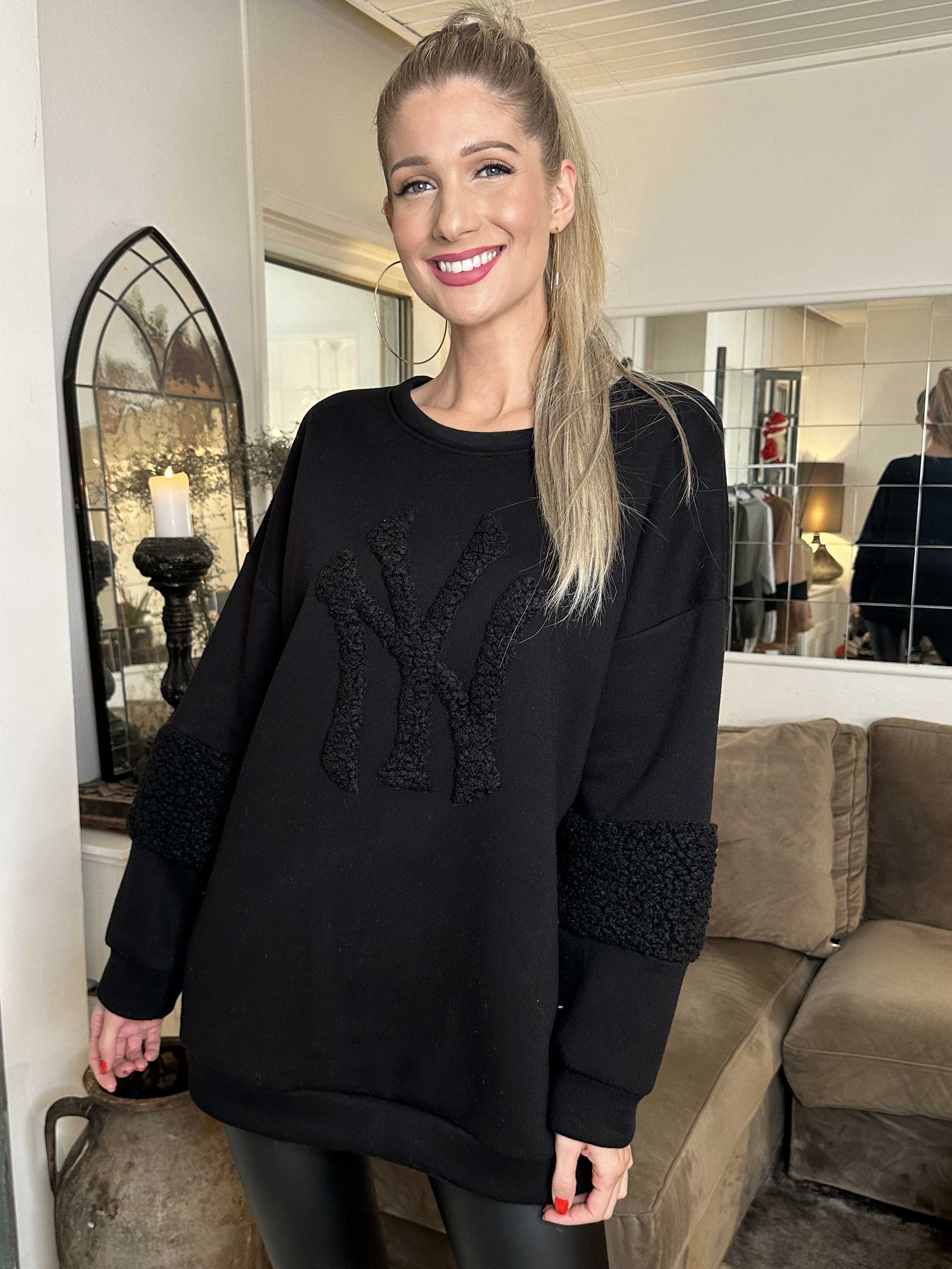 Fenya - Sweatshirt med detaljer i mjuk plysch